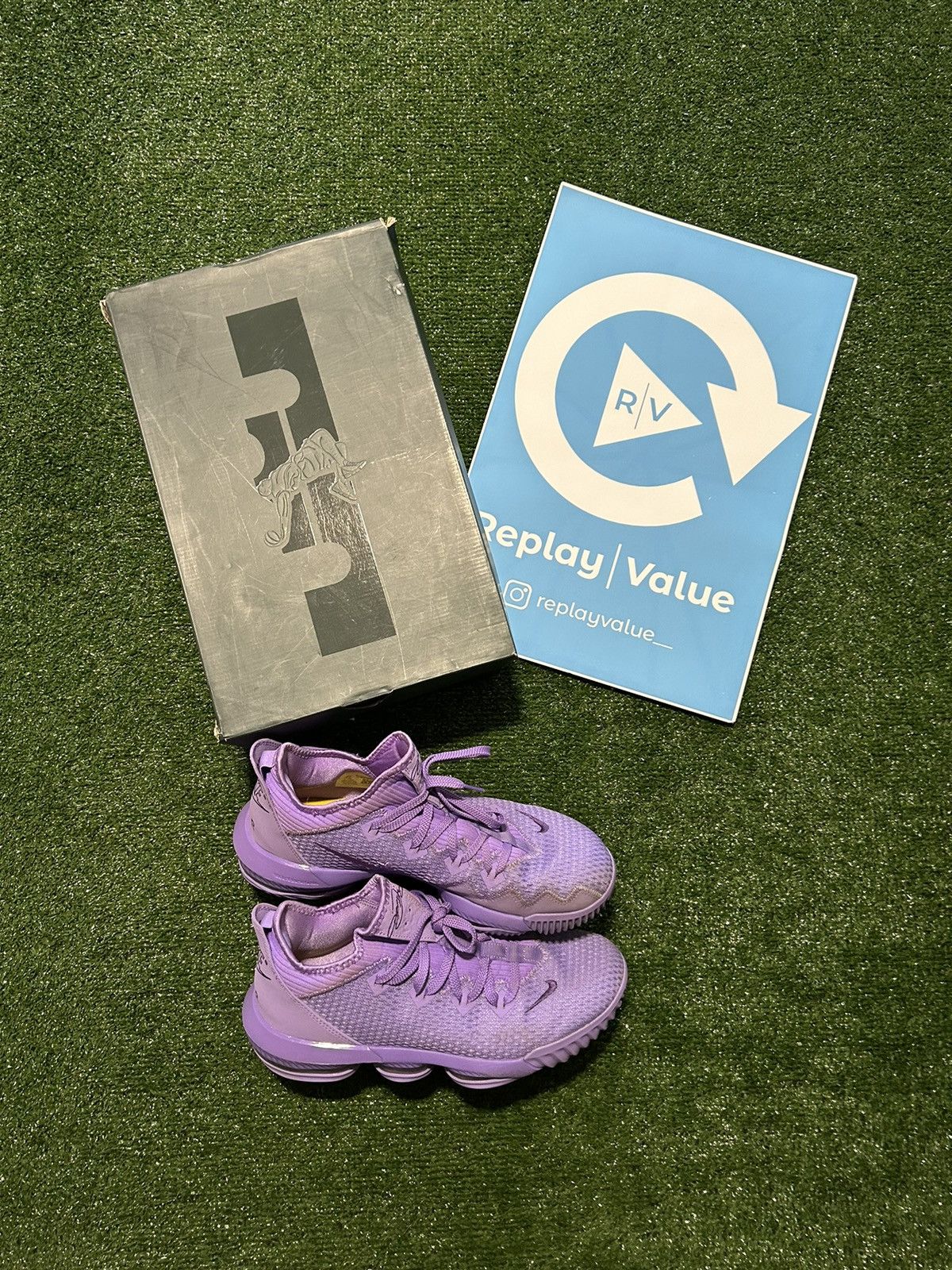 NBA NIKE LEBRON 16 XVI ATOMIC PURPLE Size US 11 / EU 44 - 1 Thumbnail