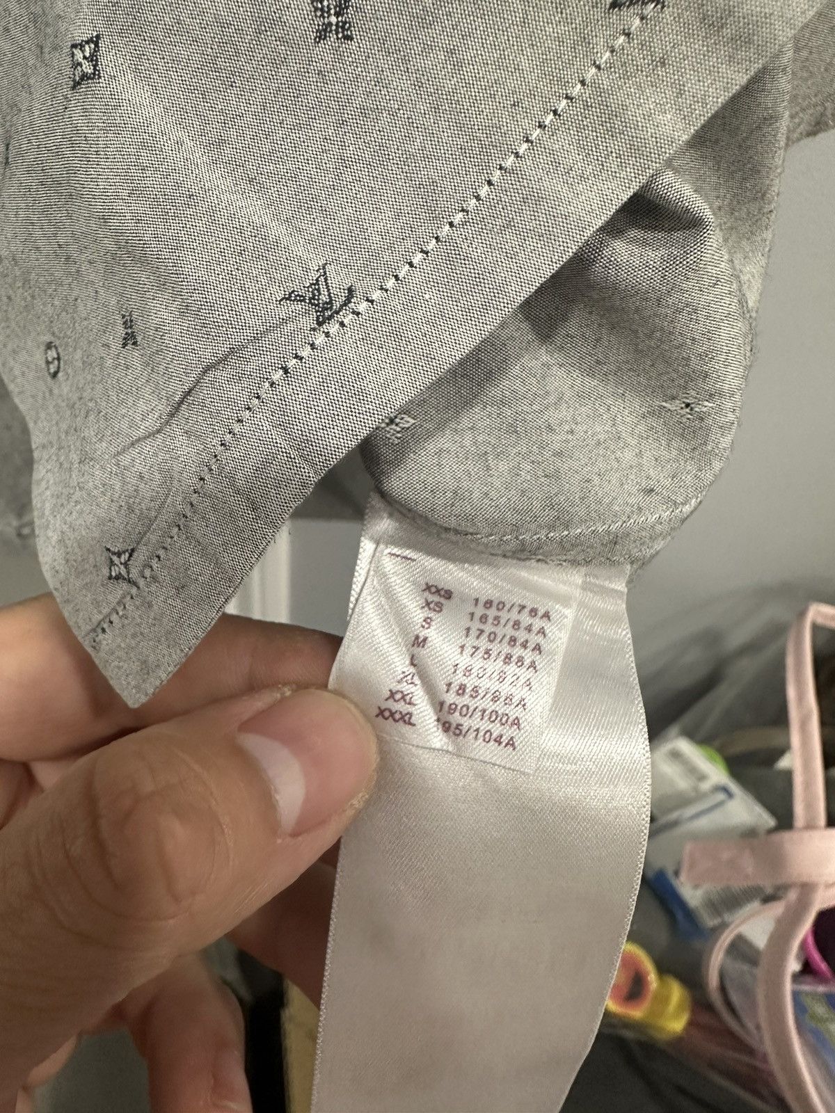 Louis Vuitton Louis Vuitton grey short sleeve button up Size US L / EU 52-54 / 3 - 5 Thumbnail