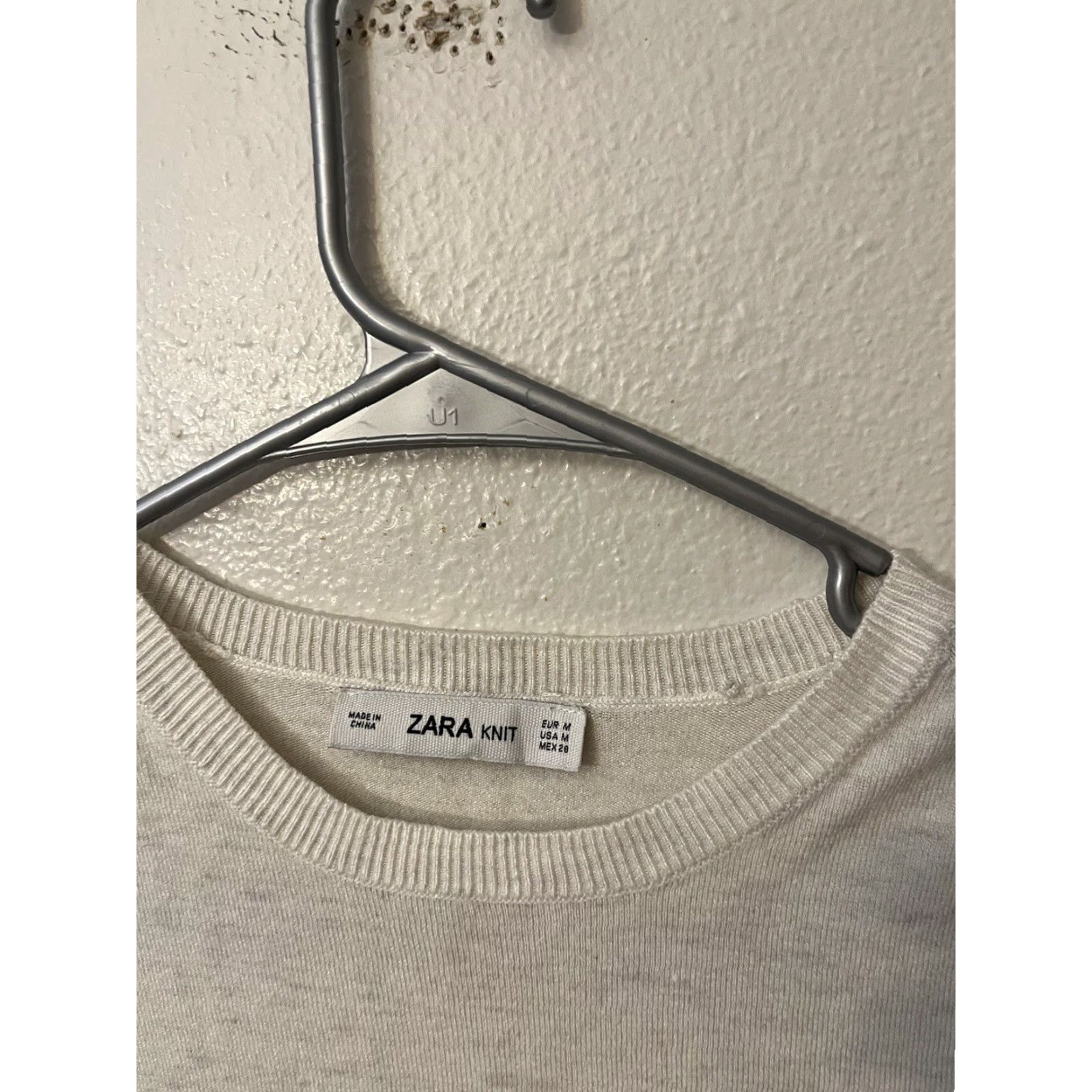 Zara Zara Knit Sleeveless Sweater Oatmeal Color Size Medium Women Size M / US 6-8 / IT 42-44 - 2 Thumbnail