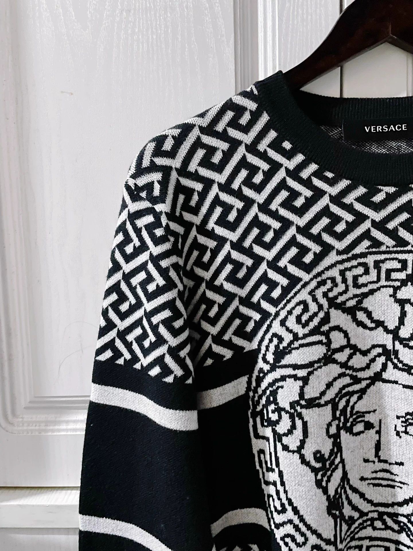 Versace Versace Limited Wool Knit Milan Runway Sweater Size US M / EU 48-50 / 2 - 5 Thumbnail