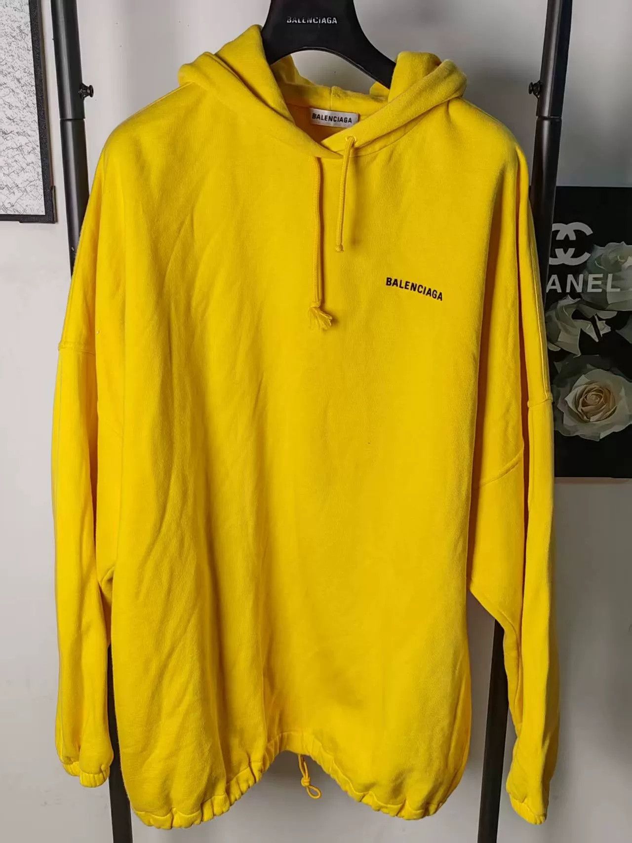 Balenciaga yellow balenciaga logo hoodie in excellent condition Size US M / EU 48-50 / 2 - 1 Thumbnail