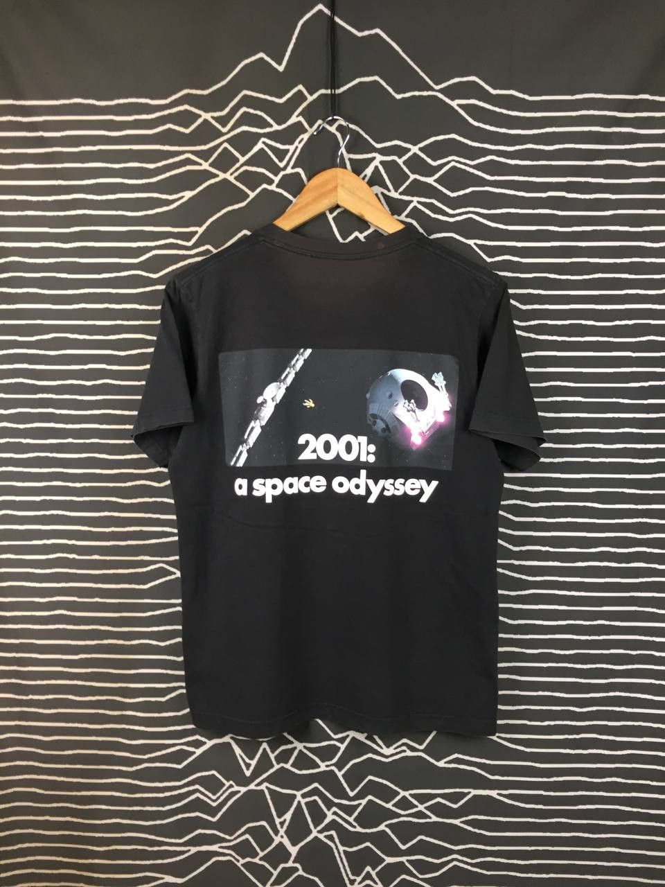 Uniqlo Uniqlo UT 2001: a space odyssey Stanley Kubrick Movie Tee Size US M / EU 48-50 / 2 - 2 Thumbnail