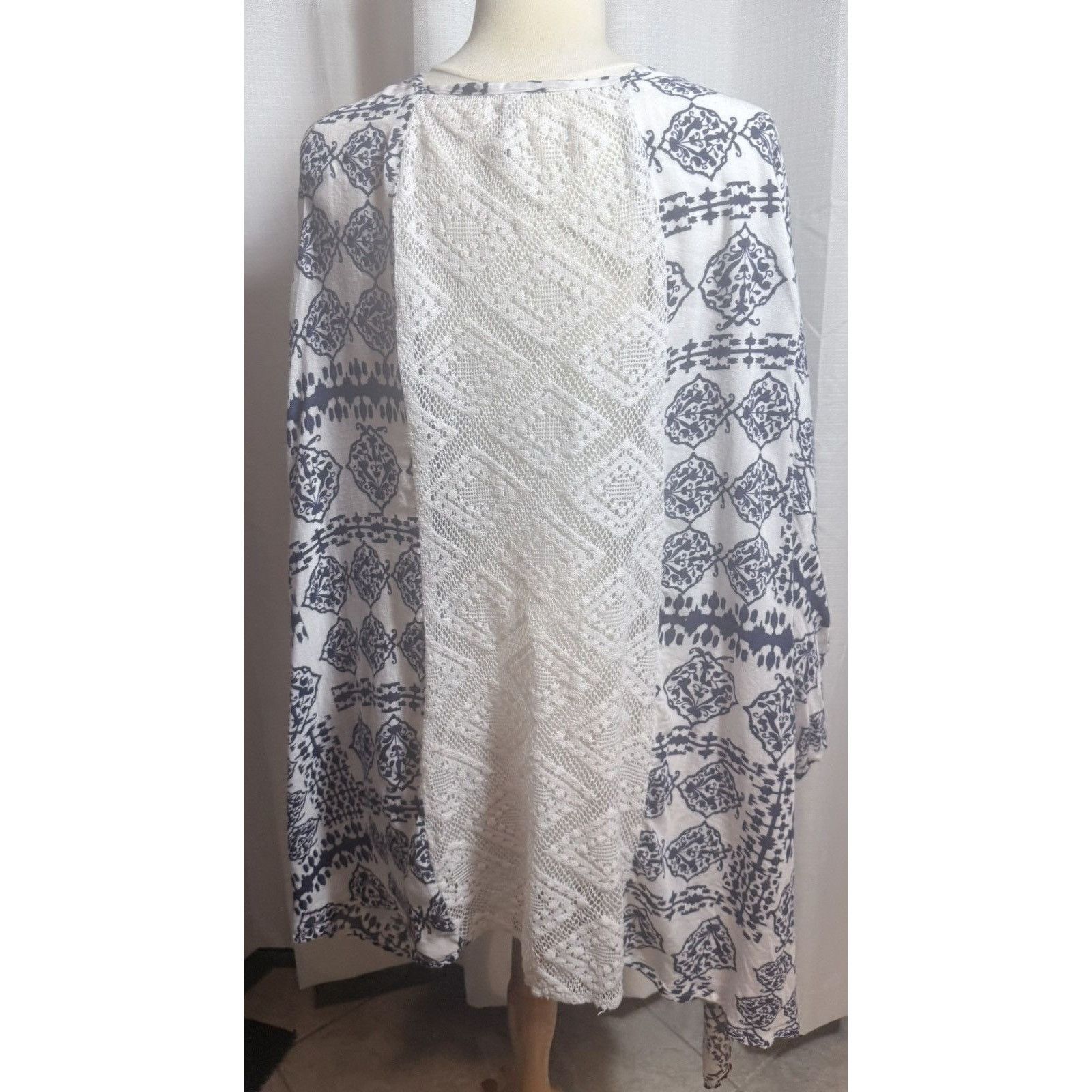 ELAN White kimono jacket with lace panel and navy pattern Size ONE SIZE - 5 Thumbnail