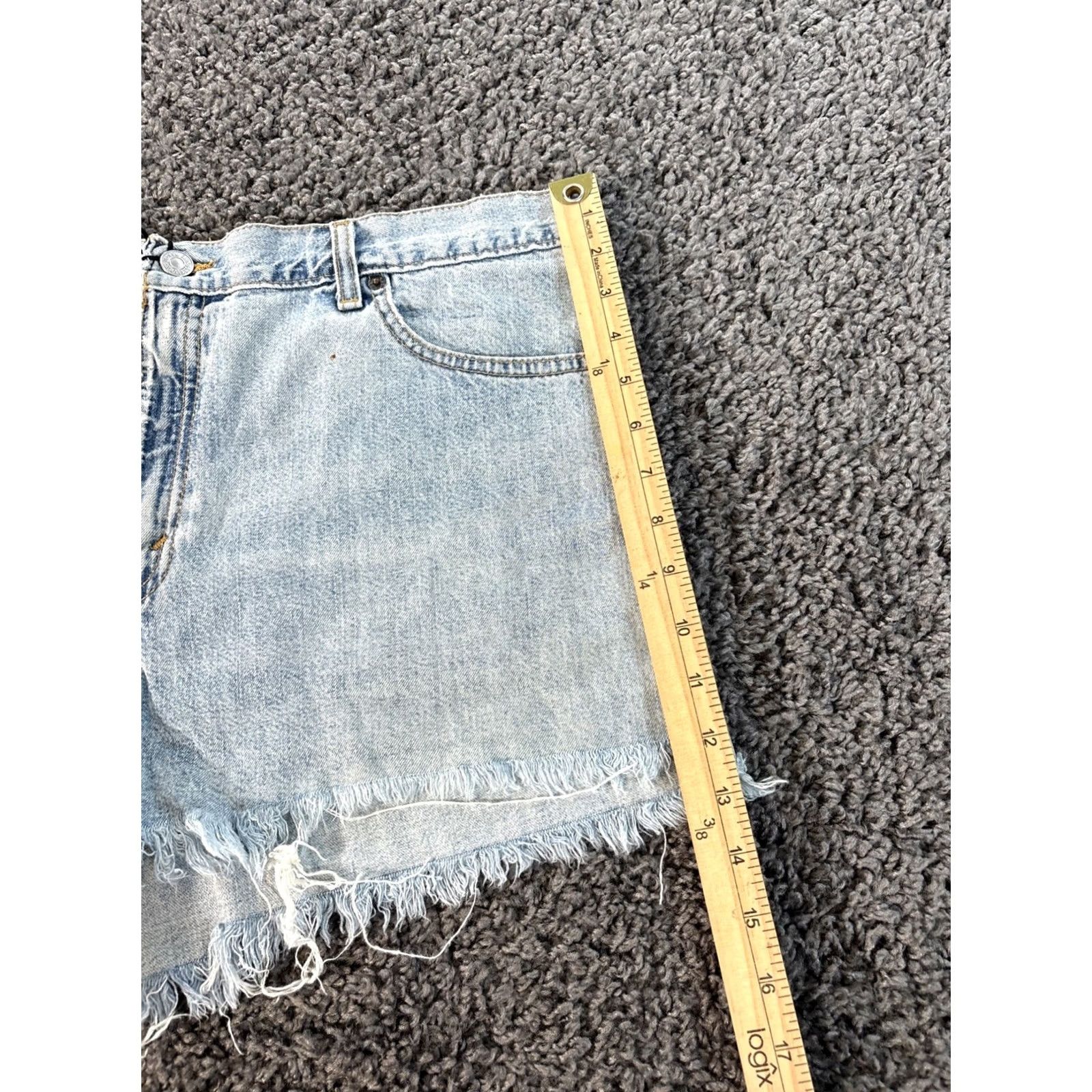 Levi's VINTAGE Levi's 555 Denim Shorts Denim Shorts Women 34 Light Wash High Rise 90s Blue Defining Details Pockets Frayed Summer Casual Womens Size 24" / US 00 / IT 34 - 2 Thumbnail