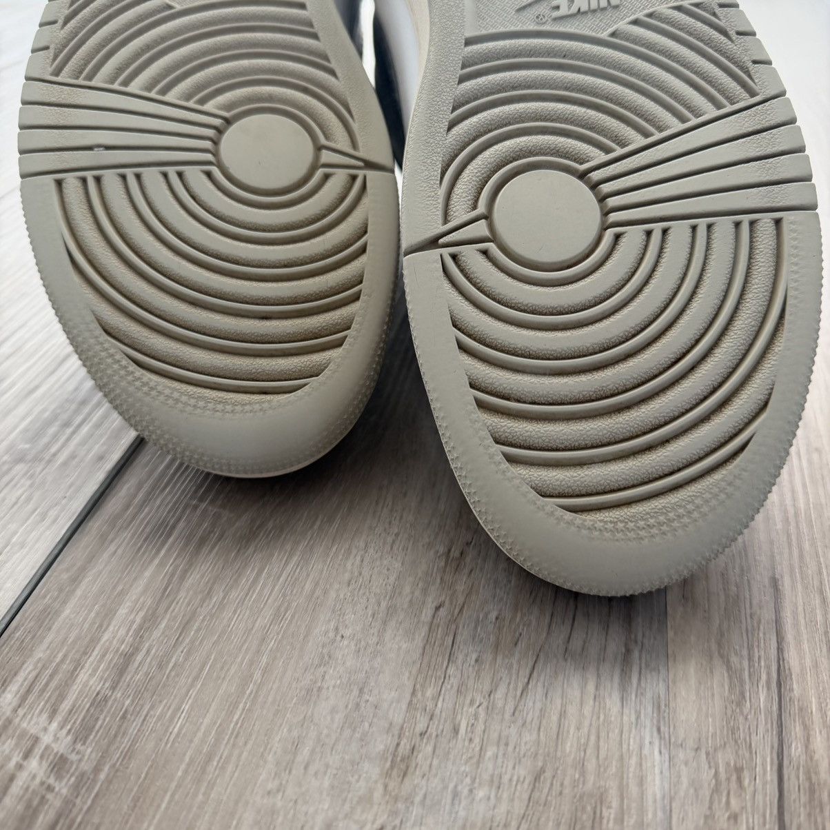 Jordan Brand NIKE • JORDAN 1 Retro "White Cement" (9M) Size US 9 / EU 42 - 8 Thumbnail