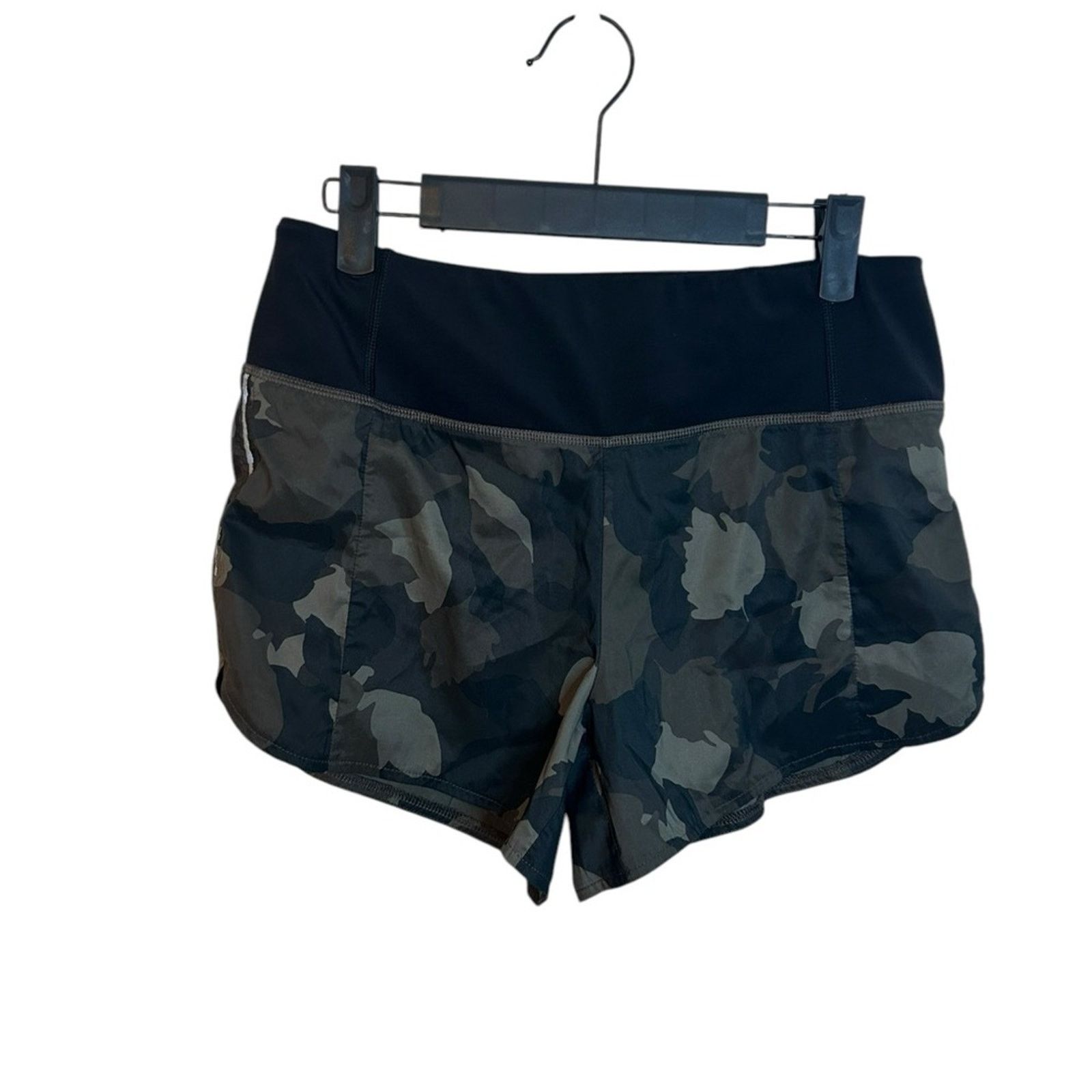 Athleta Athleta Run Free Camo 3.5 Inch Shorts Size 27" / US 4 / IT 40 - 1 Thumbnail