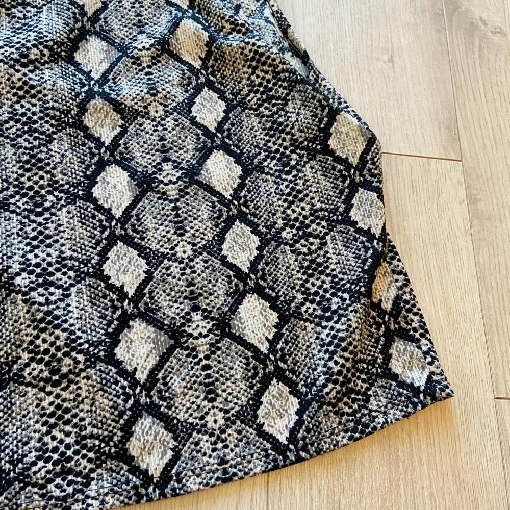 Designer Caution to the Wild Black and White Snakeprint Size S / US 4 / IT 40 - 3 Thumbnail