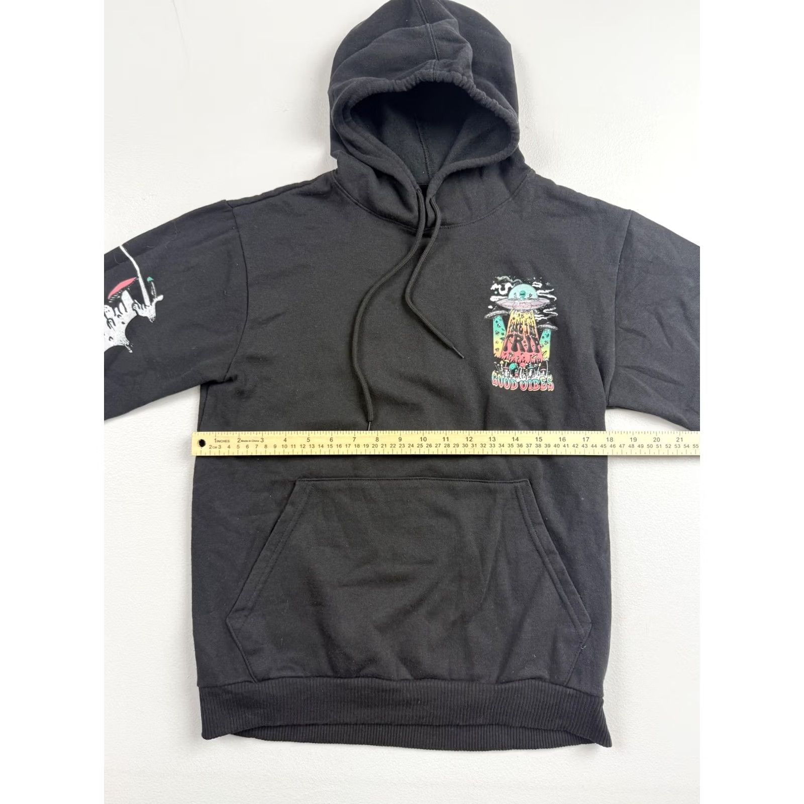 VIBE FRESH LAUNDRY Hoodie Mens Small Black Pullover Fleece Graphic Print Good Vibes Space UFO Mushrooms Crew Neck Pockets Long Sleeve Size US S / EU 44-46 / 1 - 5 Thumbnail