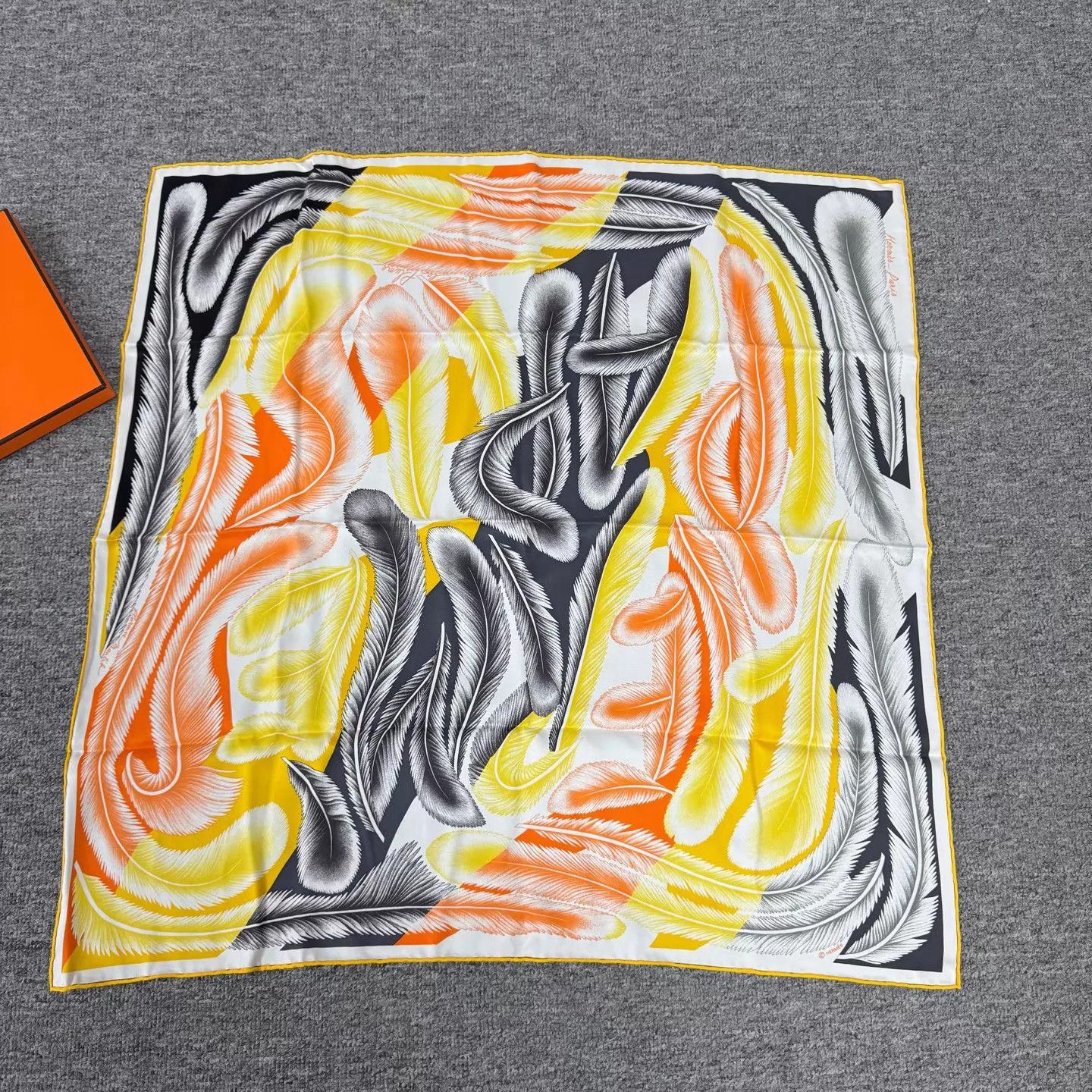 Hermes Hermes Color Blocked Feather Print Scarf 99 New Size ONE SIZE - 2 Thumbnail