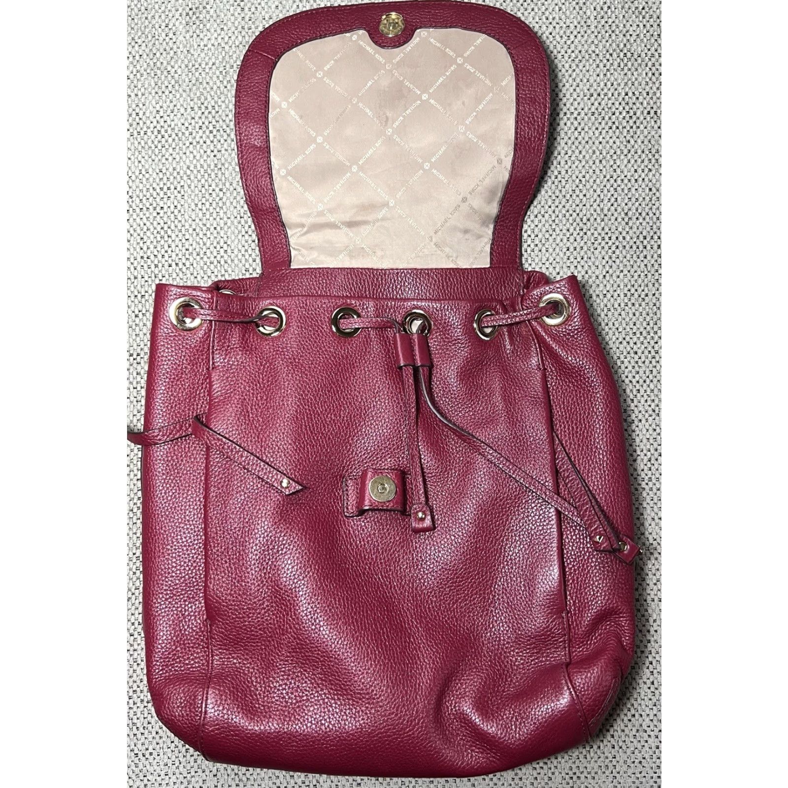 Vintage Michael Kors Mulberry Pebbled Leather Crystal Studded Drawstring Backpack EUC Women Bag Medium Burgundy Leather Size ONE SIZE - 4 Thumbnail