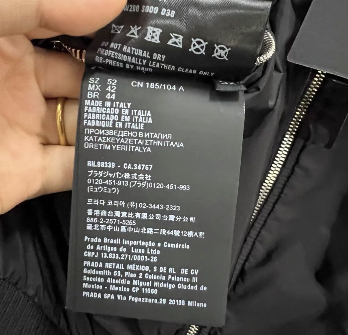 Prada Prada black triangle logo reversible leather jacket J41 Size US L / EU 52-54 / 3 - 4 Thumbnail