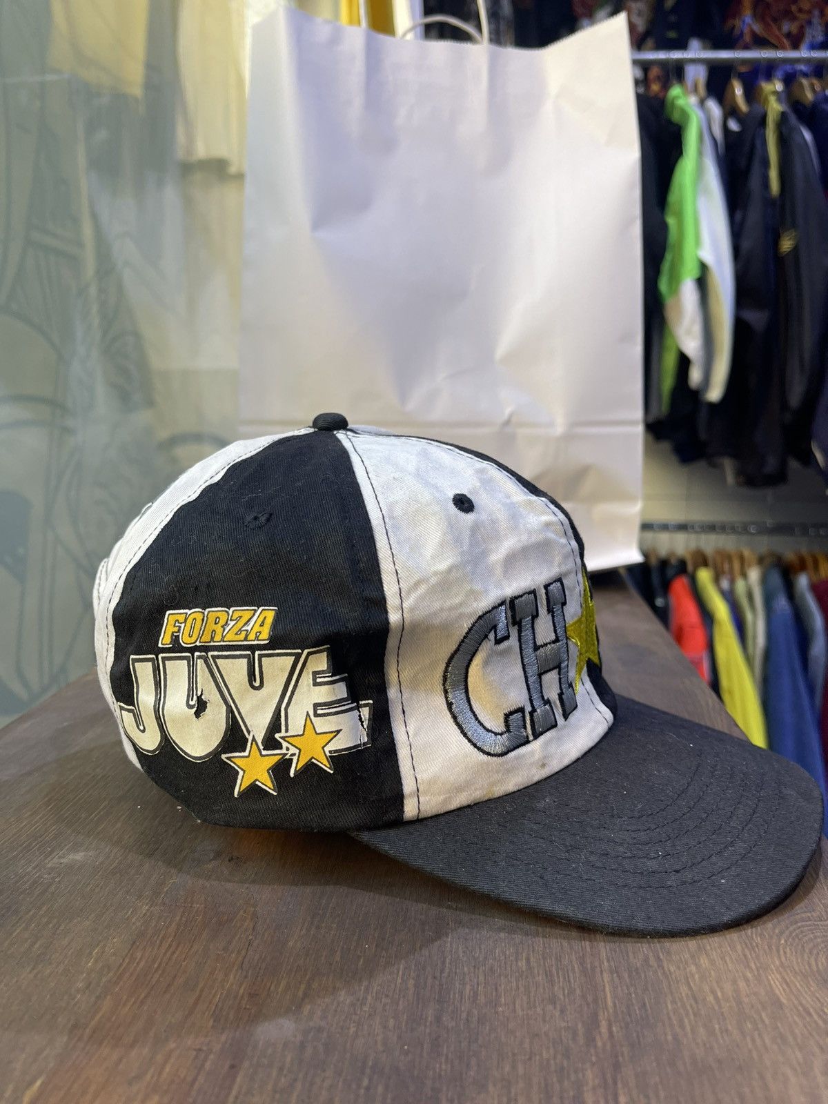 Vintage Vintage Juventus 90s hat Size ONE SIZE - 3 Thumbnail