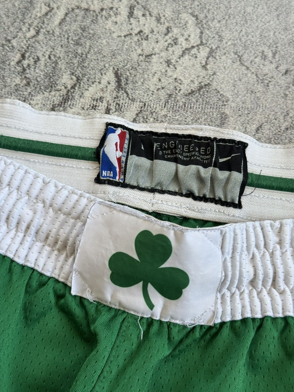 Nike Nike Boston Celtics L/size NBA green shorts 🩳 Size US 34 / EU 50 - 6 Thumbnail