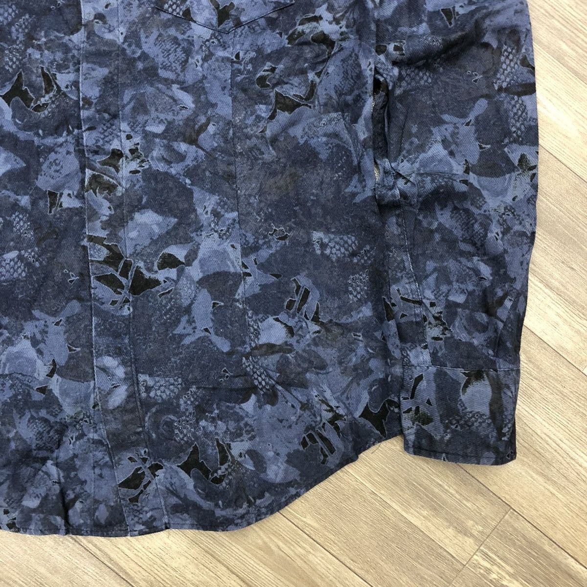Japanese Brand × Tornado Mart 2000s Tornado Mart Japan Abstract Flowers Button Up Shirt Size US S / EU 44-46 / 1 - 11 Thumbnail