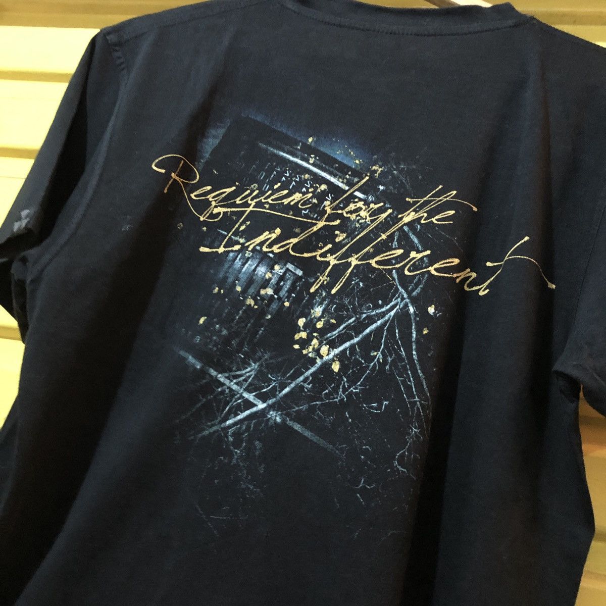 Band Tees Epica Requiem the indifferent Size US M / EU 48-50 / 2 - 5 Thumbnail