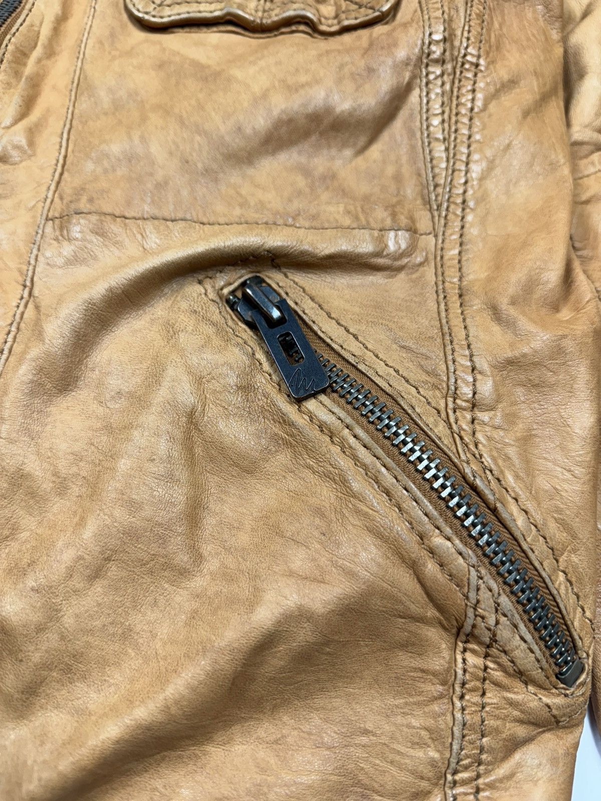 Vintage Vintage Y2k Distressed Leather Biker Jacket Size US L / EU 52-54 / 3 - 7 Thumbnail