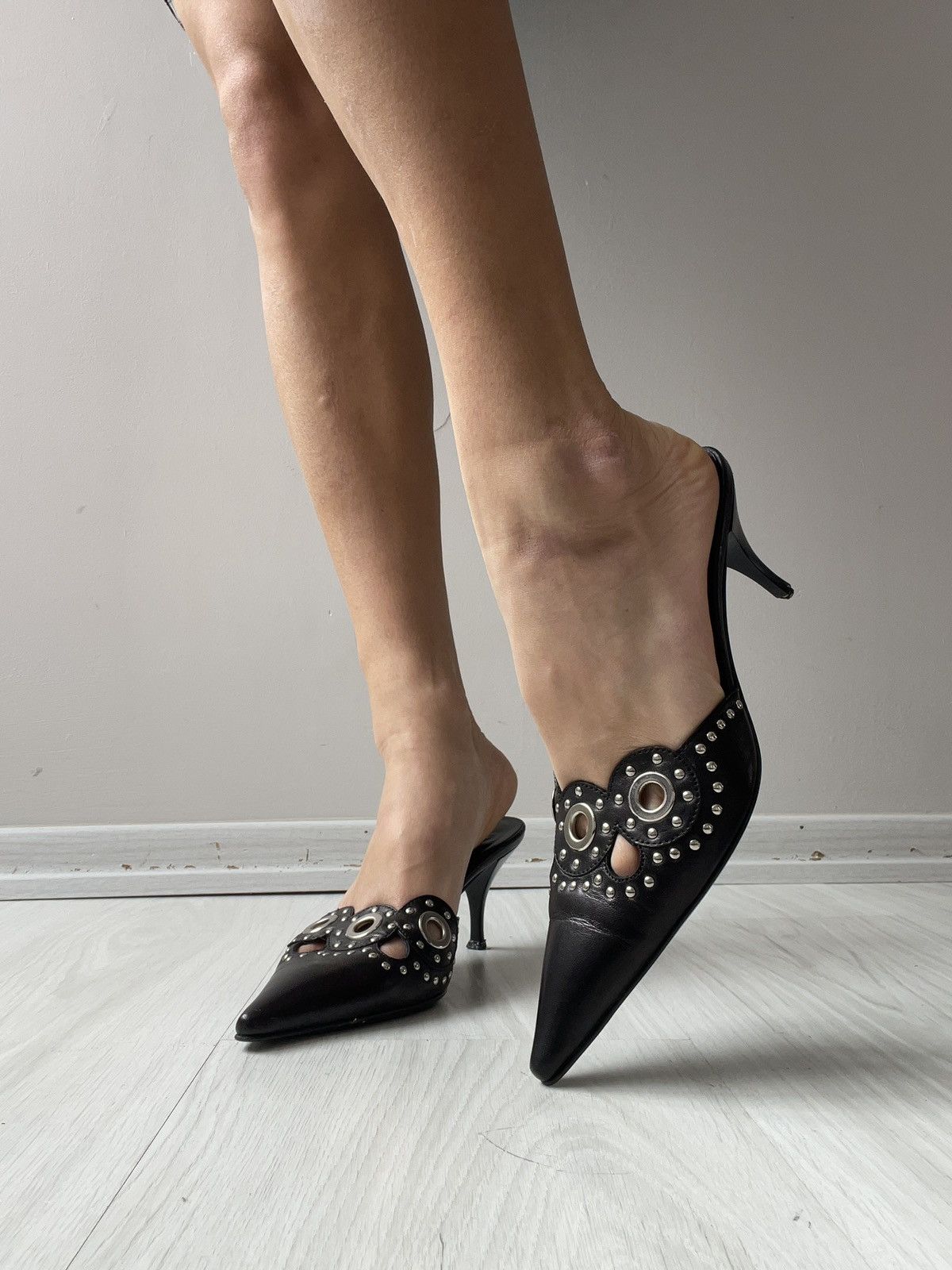 Vintage Vintage leather kitten heels Size US 6 / IT 36 - 20 Thumbnail