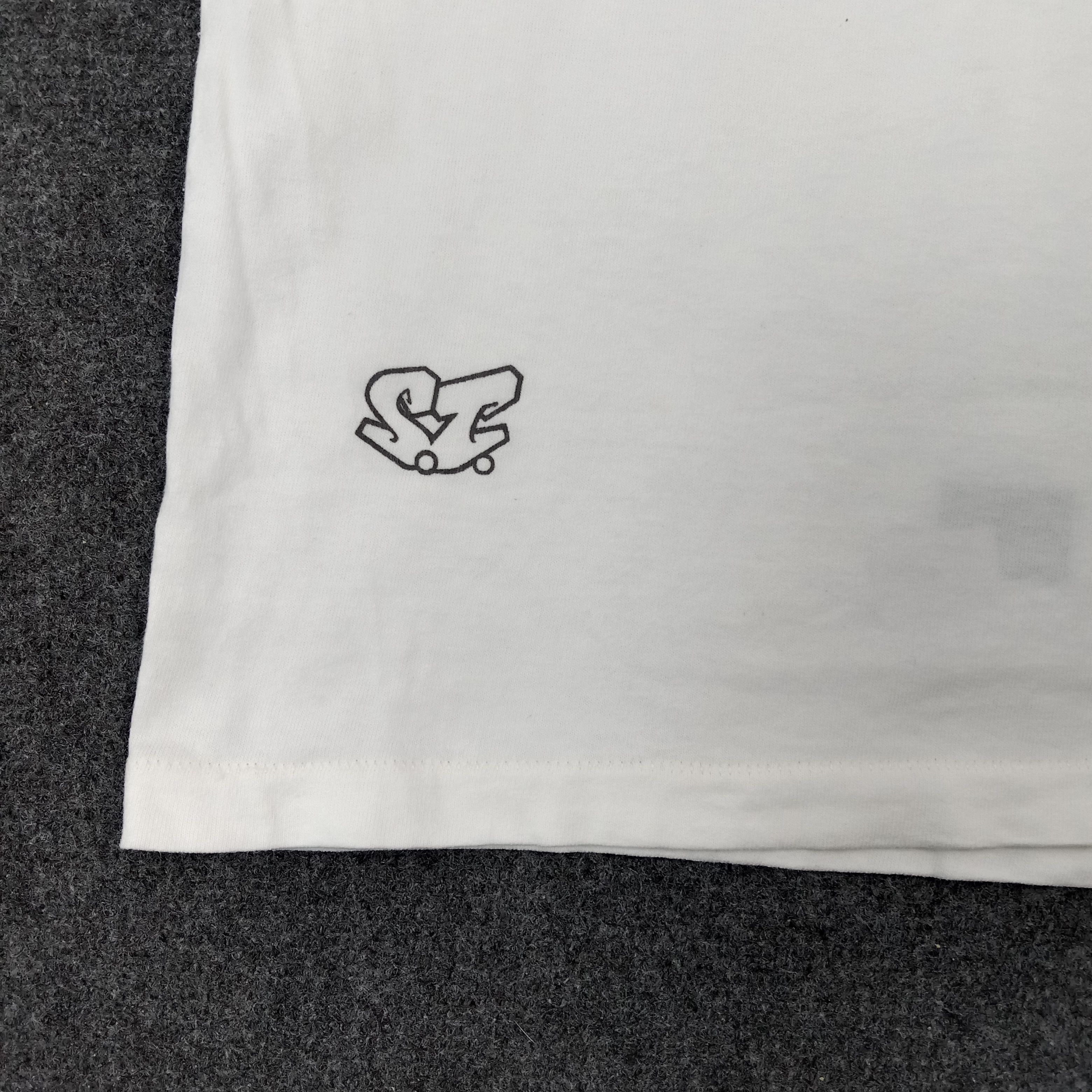 Vintage 90s Airbrush Hip Hop DJ EDM Tshirt C267N40 Size US L / EU 52-54 / 3 - 6 Thumbnail