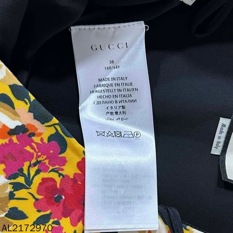 Gucci Gucci Short skirt with broken flowers 2504-Nextarrow Size 24" / US 00 / IT 34 - 5 Thumbnail
