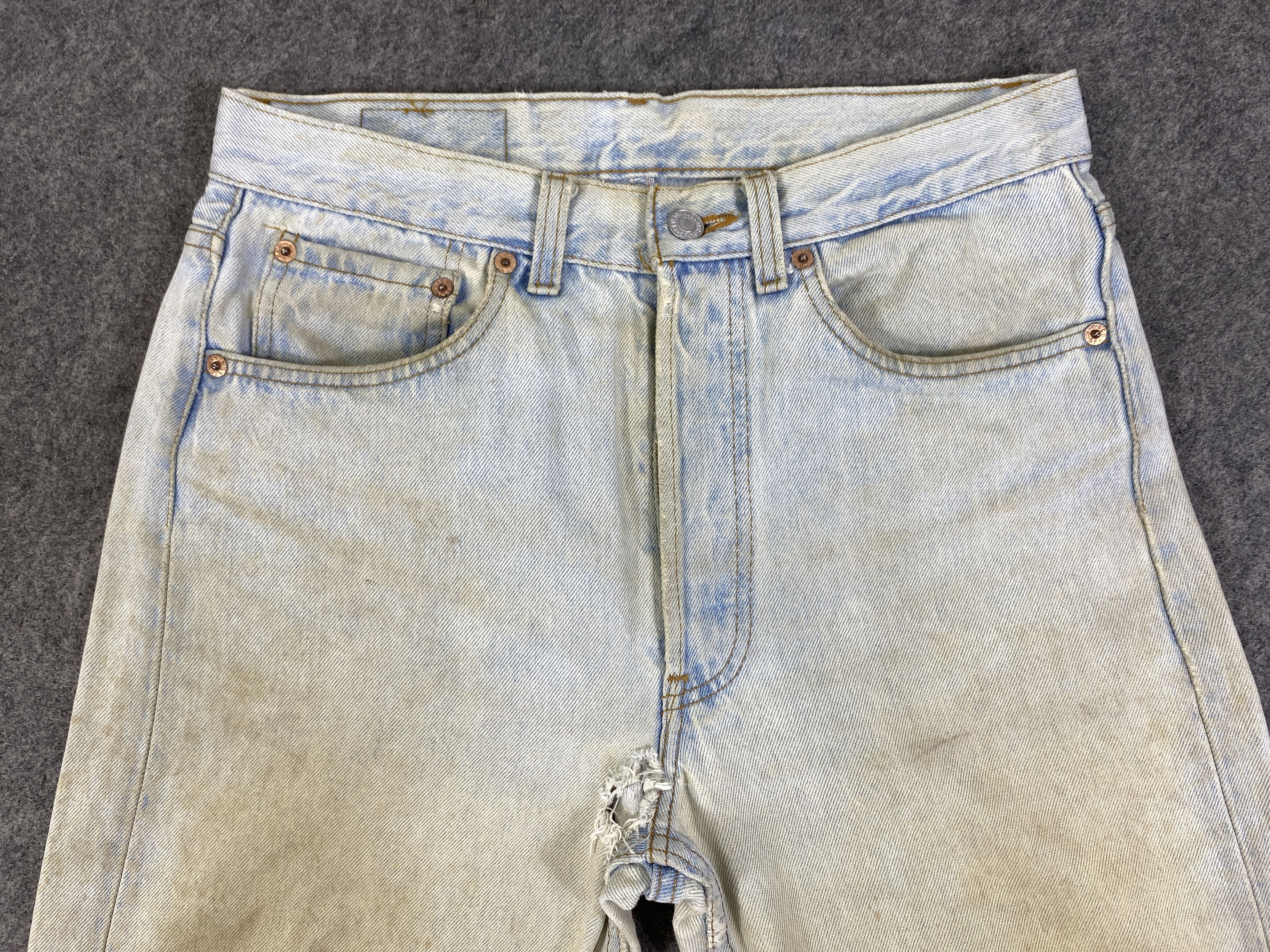 Japanese Brand Dirty Light Blue Vintage Levis 501 USA Jeans 30x29 - JN3184 Size US 30 / EU 46 - 3 Thumbnail