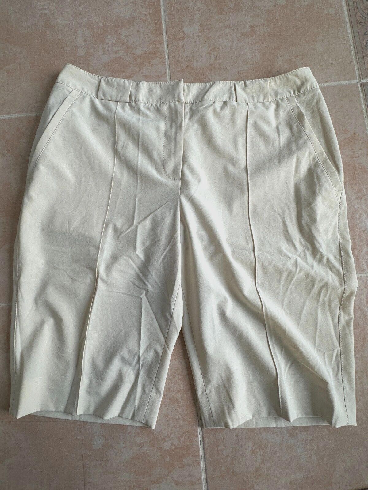 Cutter & Buck Cutter & Buck Flat front with pocket Ivory shorts Women 12 Size 34" / US 12 / IT 48 - 1 Thumbnail