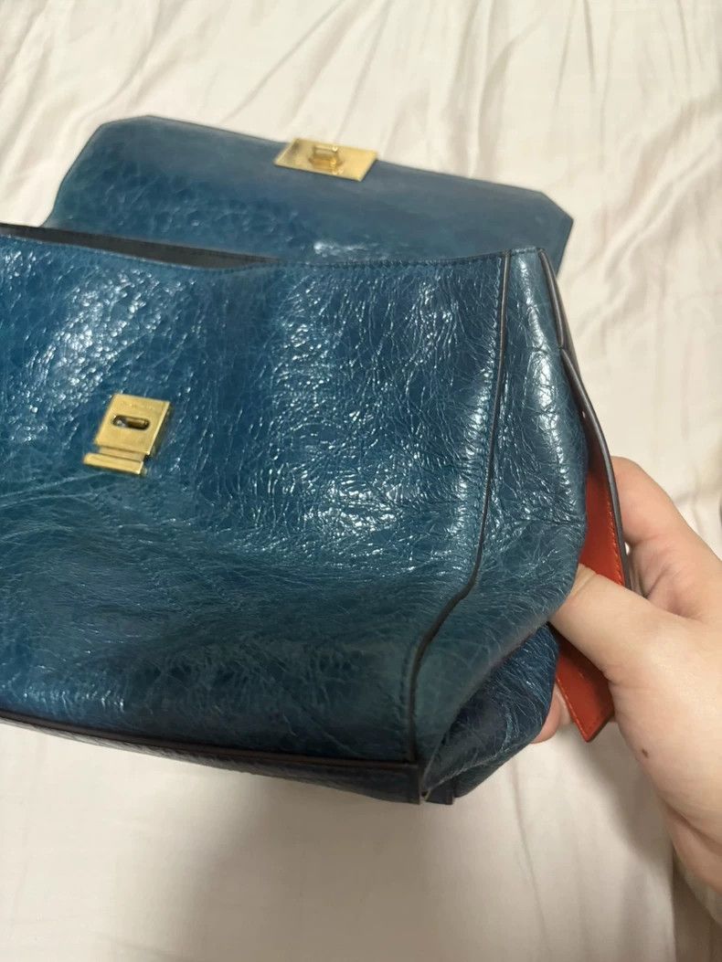 Givenchy Givenchy Shoulder bag with missing strap, minor signs of u Size ONE SIZE - 3 Thumbnail
