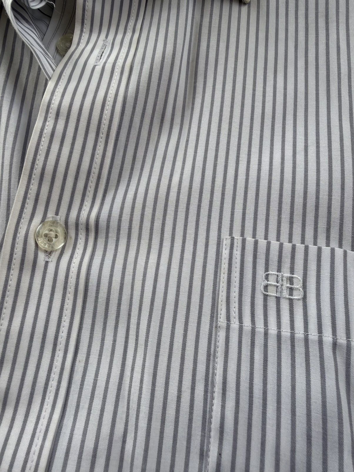 Balenciaga Balenciaga double layered vintage shirt button Size US L / EU 52-54 / 3 - 5 Thumbnail