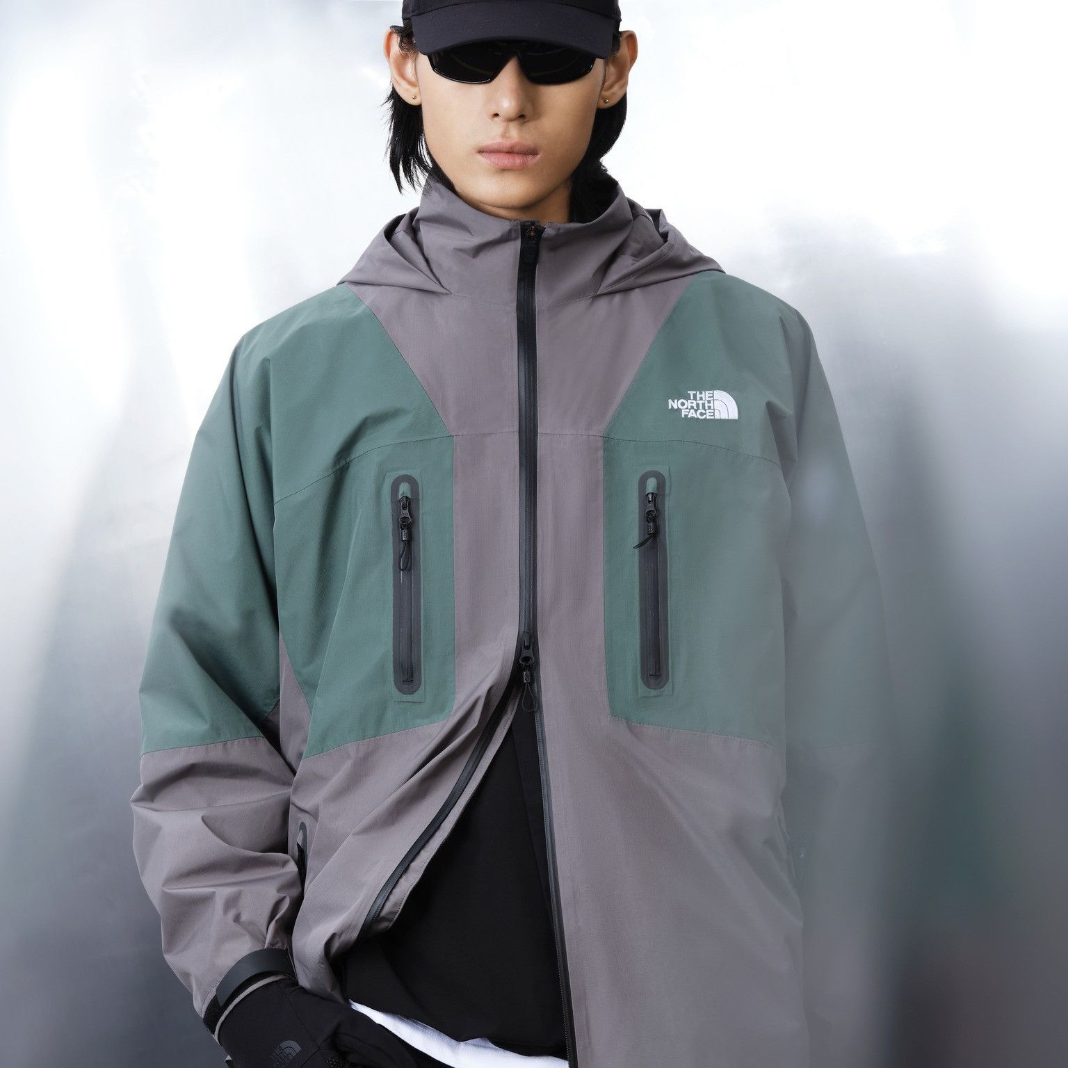Kazuki Kuraishi × The North Face Urban Exploration KAZUKI GORE-TEX HARDSHELL JACKET Size US M / EU 48-50 / 2 - 6 Thumbnail