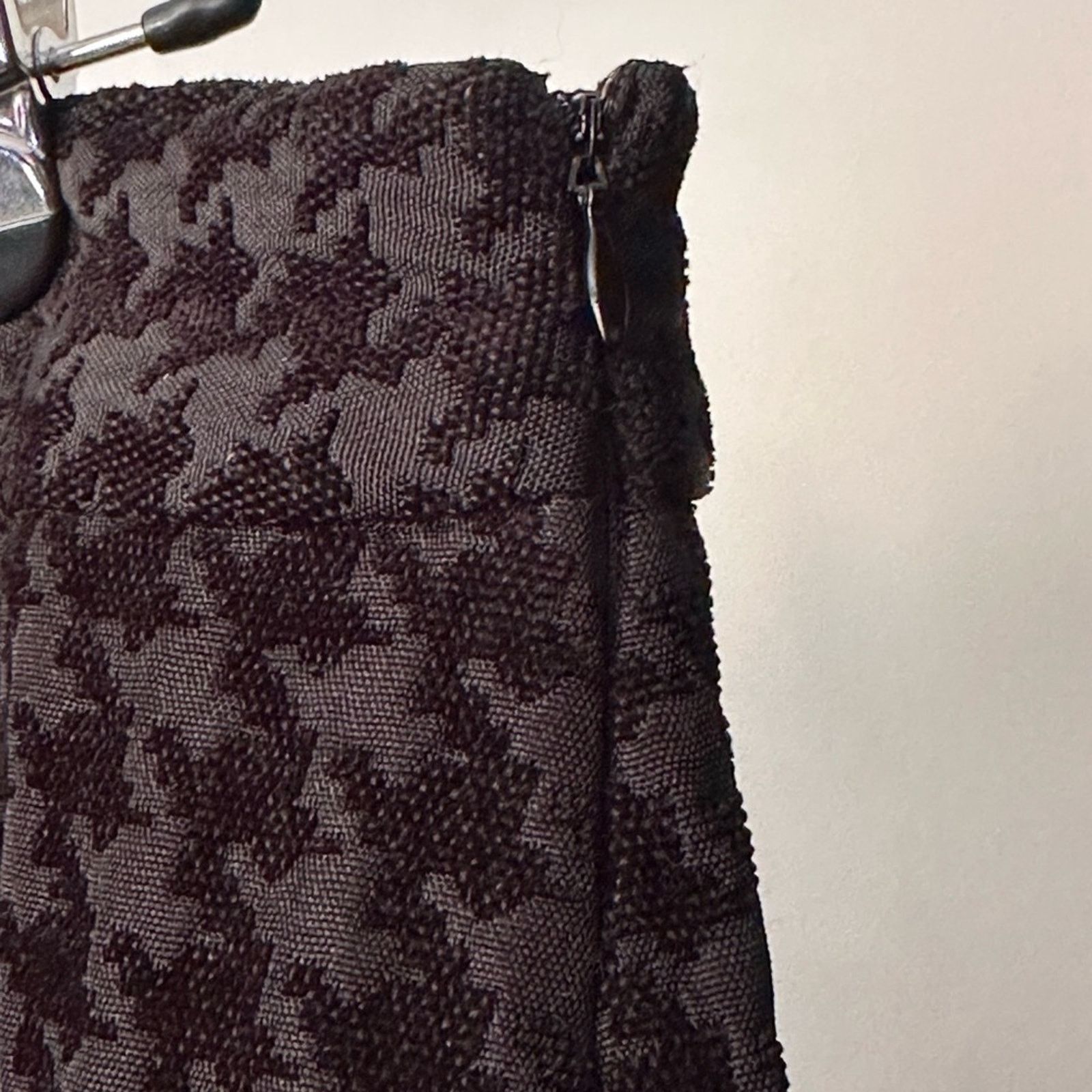 Ann Taylor Vintage Ann Taylor Black Large Houndstooth Mini Skirt Size 34" / US 12 / IT 48 - 4 Thumbnail