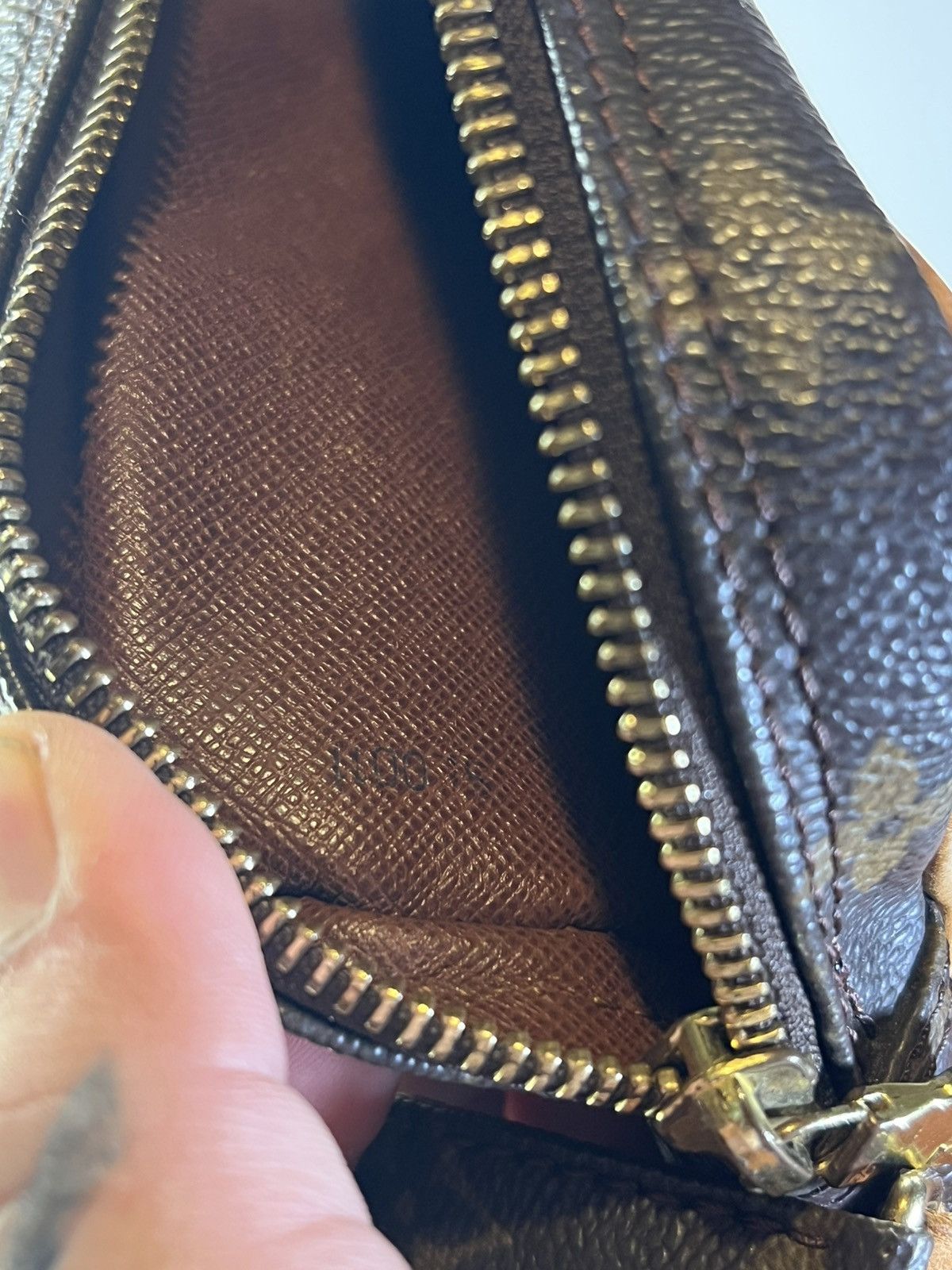Louis Vuitton Louis Vuitton Monogram Danube Crossbody Canvas Shoulder Bag Size ONE SIZE - 17 Thumbnail