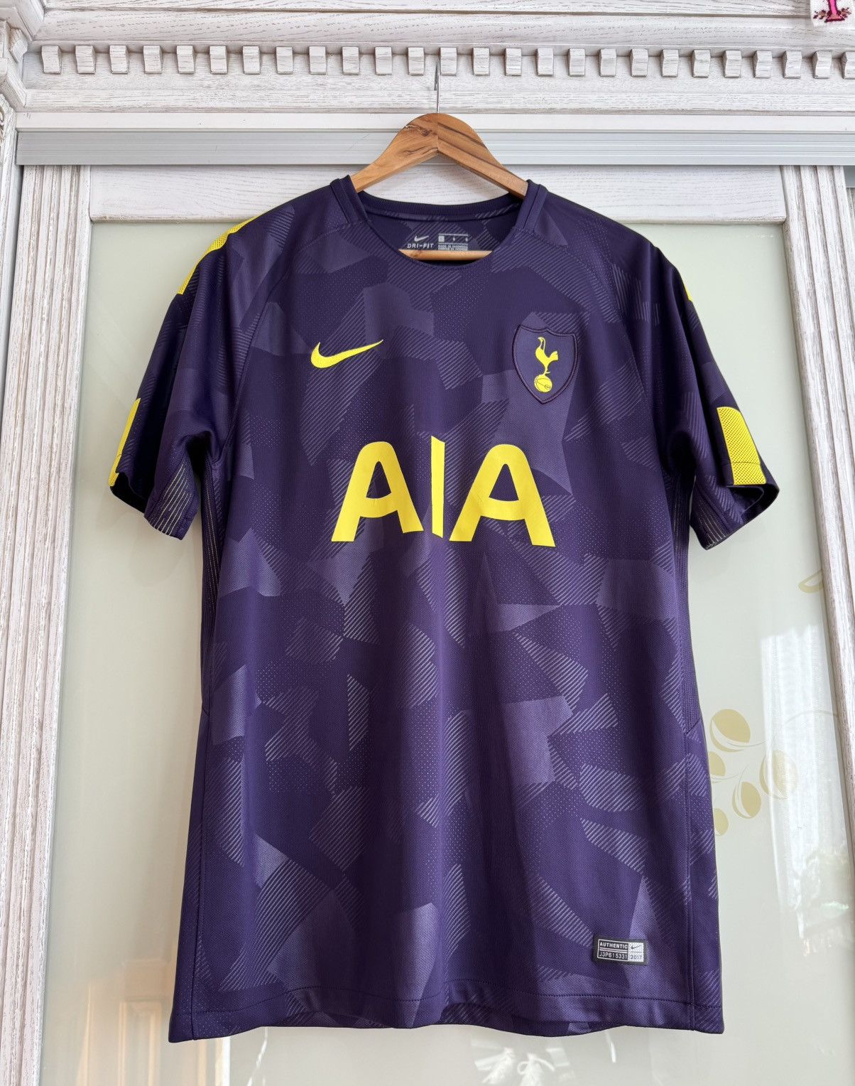 Nike Tottenham Hotspur 2017-2018 Third Soccer Jersey Football Kit Size US L / EU 52-54 / 3 - 6 Thumbnail