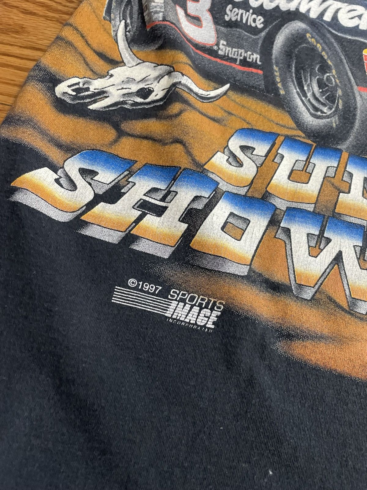 Chase Authentics × NASCAR × Vintage Vintage 1997 Dale Earnhardt 700 Charging Horses Tee Size US XL / EU 56 / 4 - 6 Thumbnail