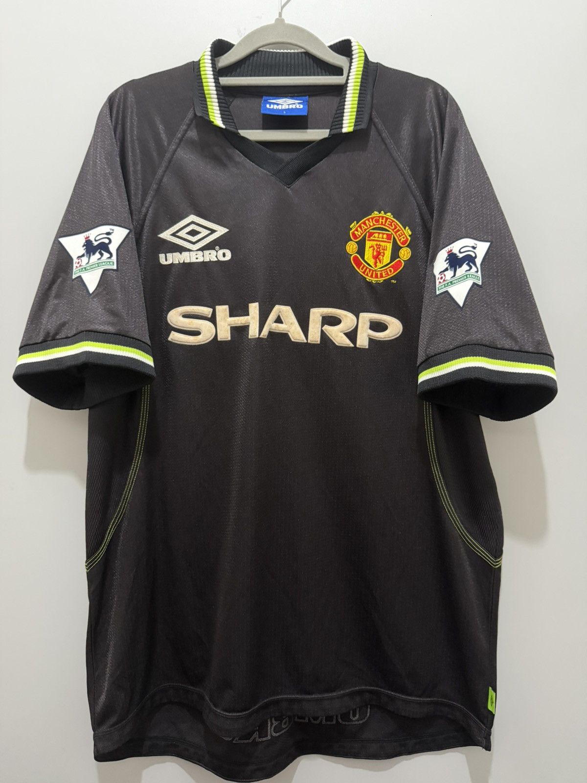 Umbro Manchester United Third 98/99 Size US XL / EU 56 / 4 - 1 Thumbnail