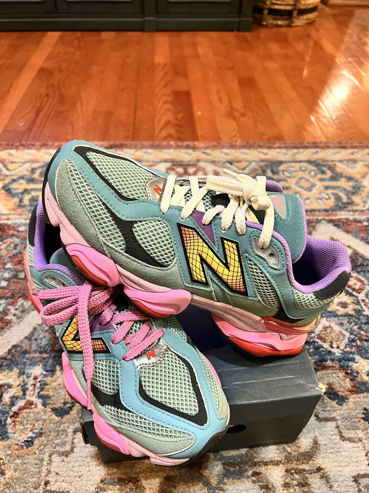 New Balance New balance 9060 warped multi color size 8.5 Size US 8.5 / EU 41-42 - 1 Thumbnail