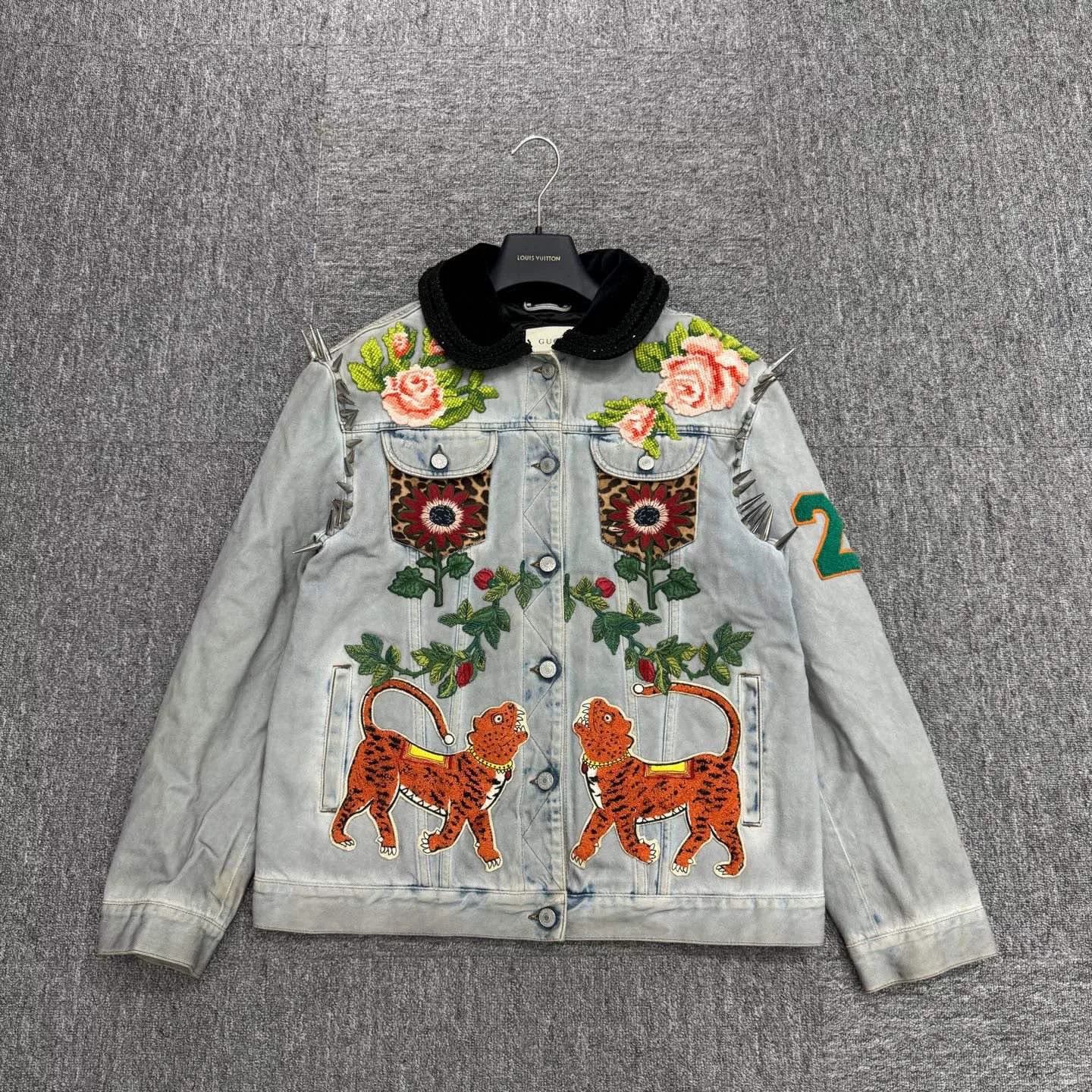 Gucci gucci embroidered floral pattern denim jacket Size US M / EU 48-50 / 2 - 1 Thumbnail