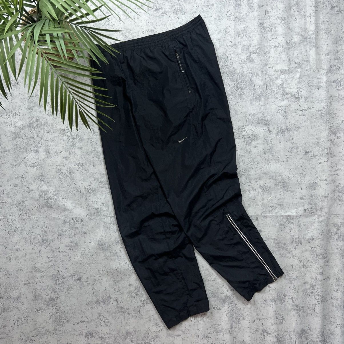 Nike 90s NIKE SWOOSH VINTAGE PARACHUTE Y2K GORPCORE RETRO PANTS Size US 32 / EU 48 - 2 Thumbnail