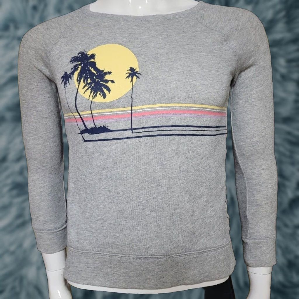 Old Navy VINTAGE Old Navy Beach Scene Crew Sweatshirt Girls Jrs 10-12 80s 90s Retro Gray Crew Neck Long Sleeve Sweatshirt Women Junior Size S Boys Girls? Size L / US 10 / IT 46 - 1 Thumbnail