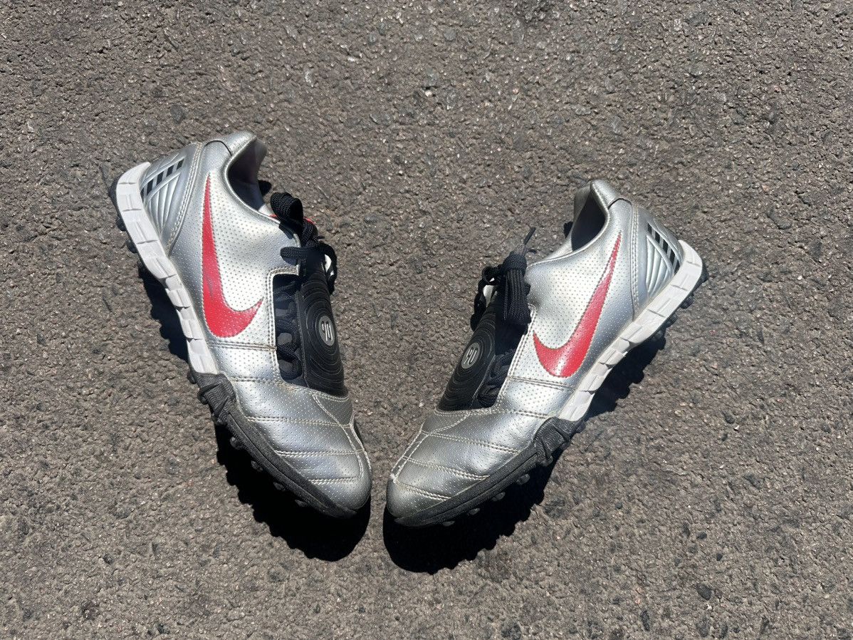 Vintage nike Total 90 silver boots rare size US8.5 rare