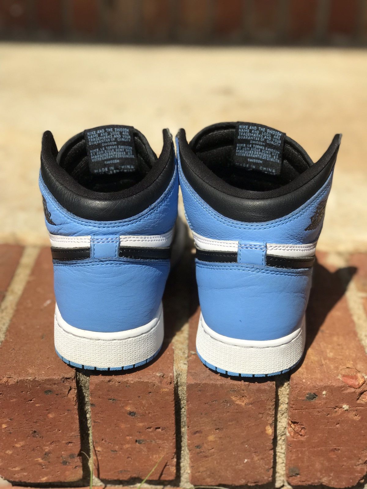 Jordan Brand Air Jordan Retro 1 High OG ‘UNC Toe’ Size 6Y / 7.5 Wmns Size US 7.5 / IT 37.5 - 4 Thumbnail