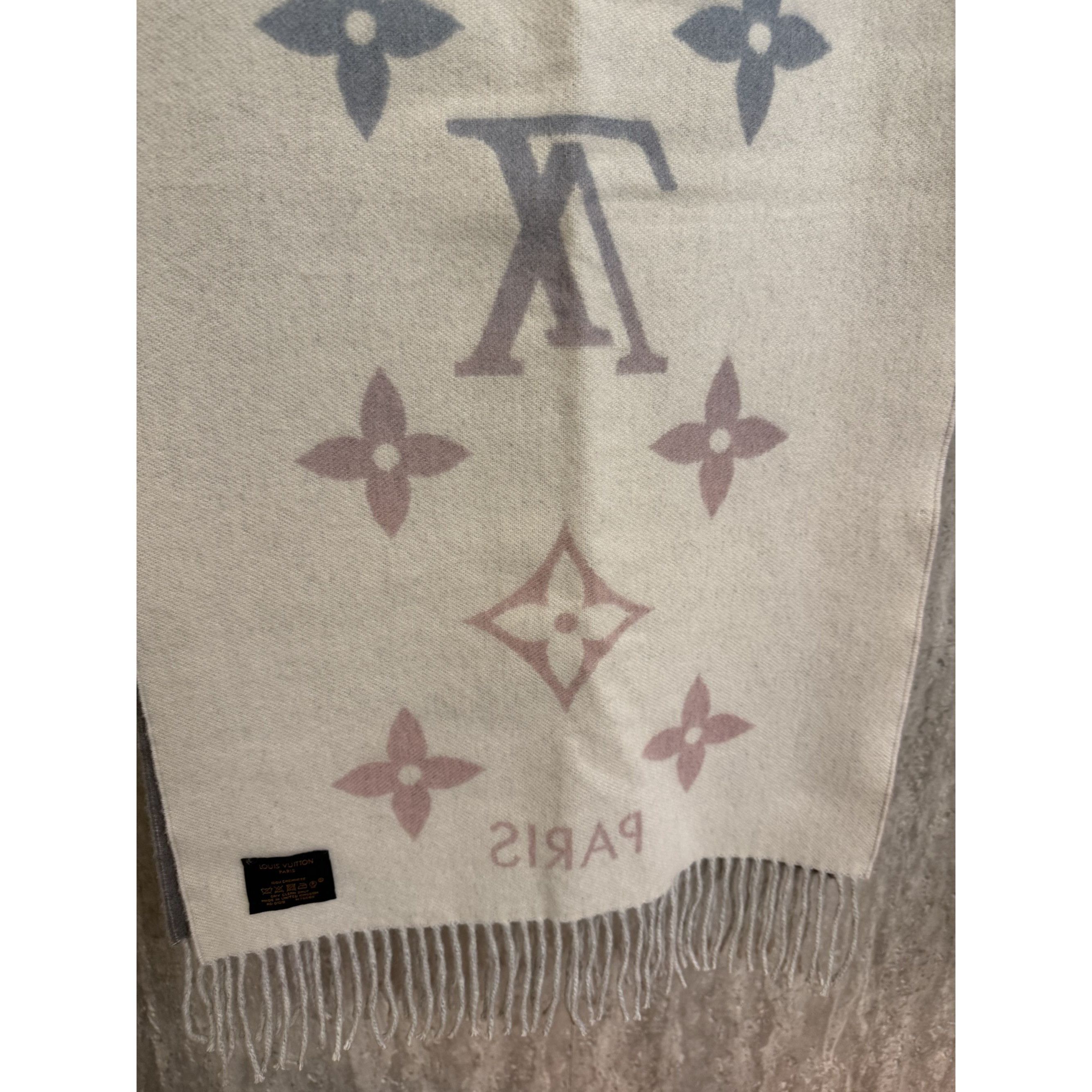 Louis Vuitton Louis Vuitton Gradient Monogram Scarf 100% Cashmere Unisex S Size ONE SIZE - 7 Thumbnail
