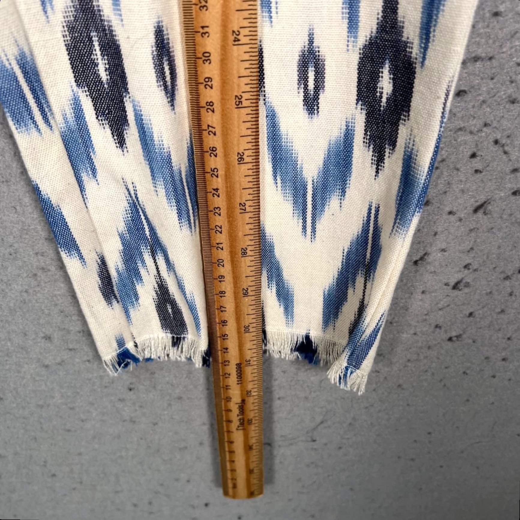 Drew Drew Womens Size Small Blue White Ikat Print Cotton Cropped Straight Pants NEW! Size 28" / US 6 / IT 42 - 7 Thumbnail