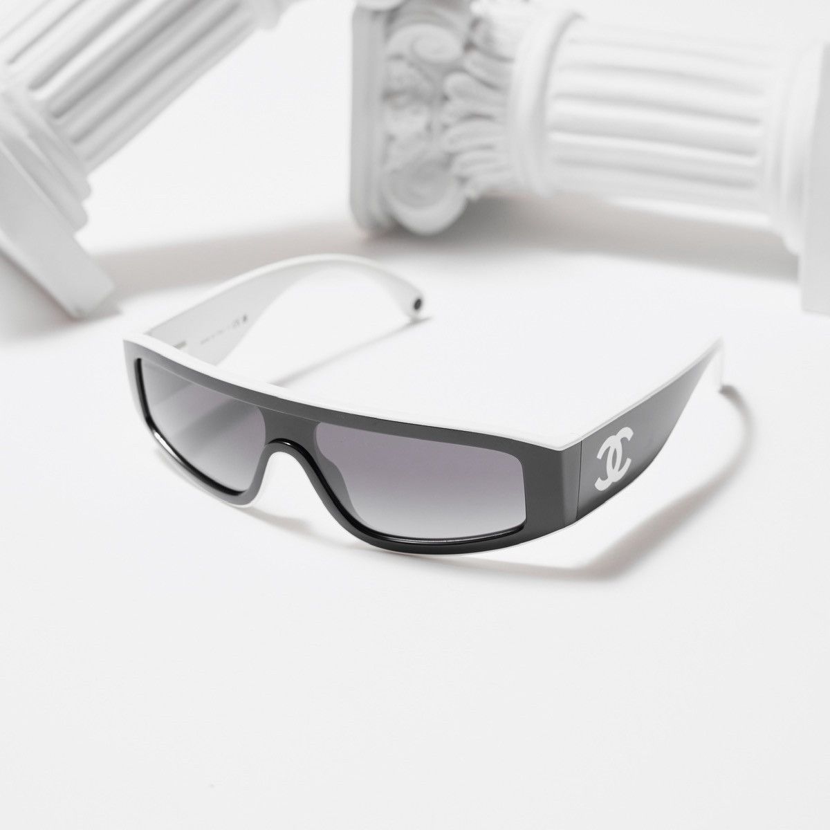 Chanel CHANEL 0CH6057 1656S6 SUNGLASSES Size ONE SIZE - 1 Thumbnail