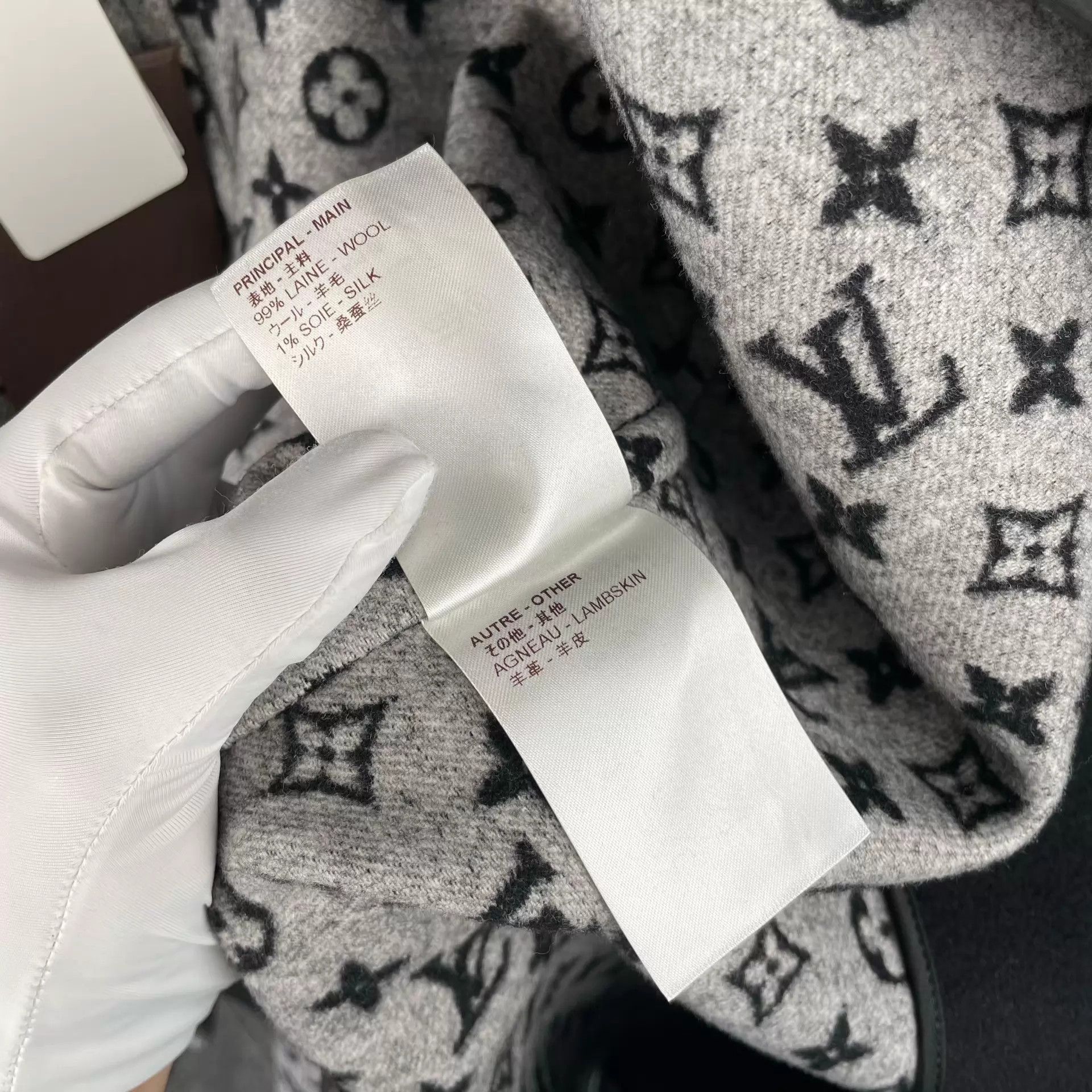 Louis Vuitton LV Black WoolCoat Full Print Lining New Tags 40 Size M / US 6-8 / IT 42-44 - 7 Thumbnail