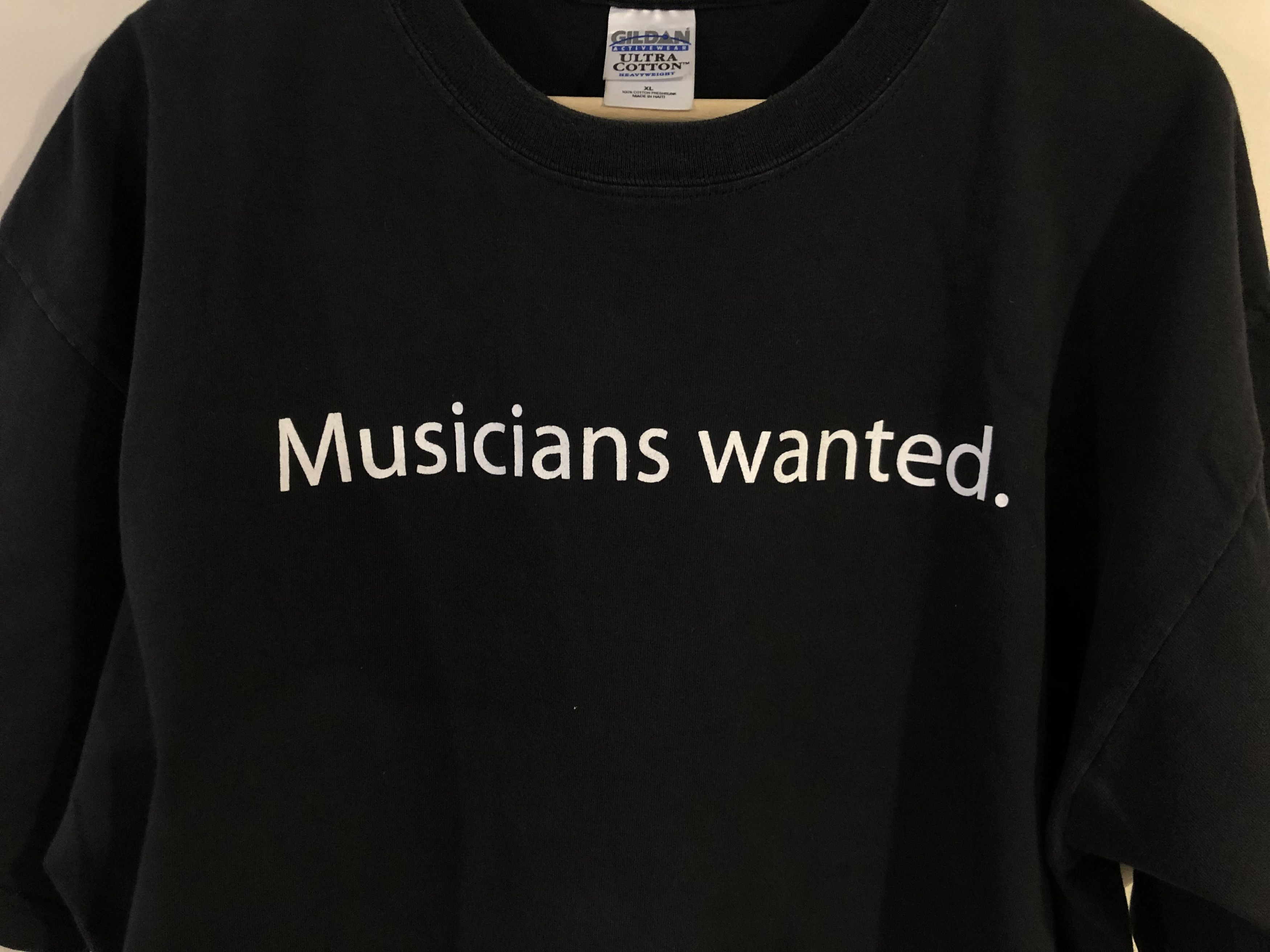 Apple 2004 MacWorld 'Introducing Garageband' Musicians Wanted Tee Size US XL / EU 56 / 4 - 2 Thumbnail
