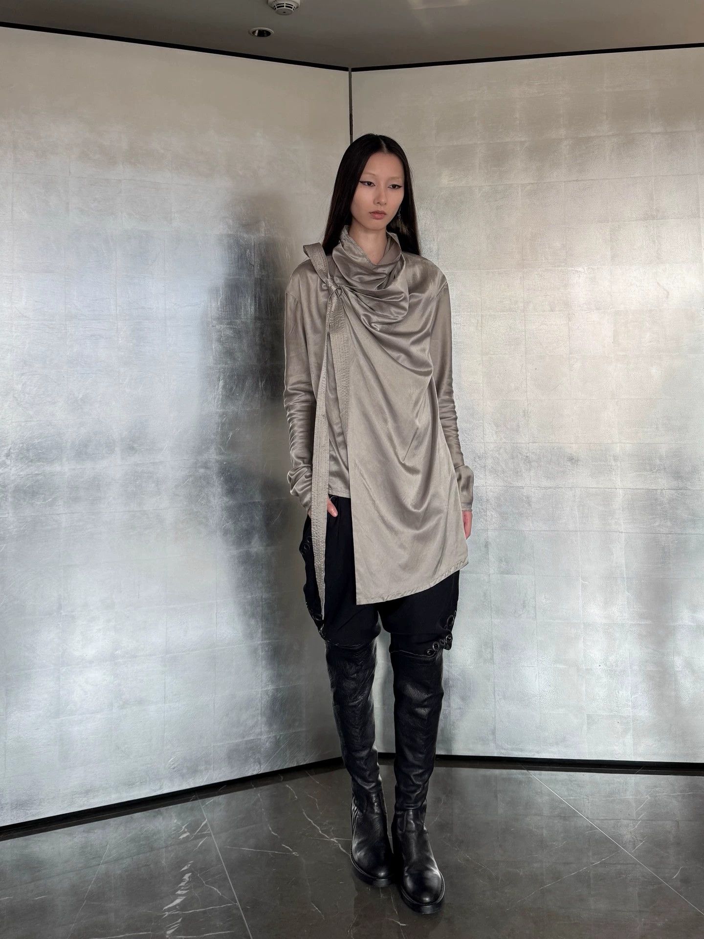Haider Ackermann Haider Ackermann Vintage Silk Tie Neck Irregular Long Sleeve Top Size XS / US 0-2 / IT 36-38 - 3 Thumbnail