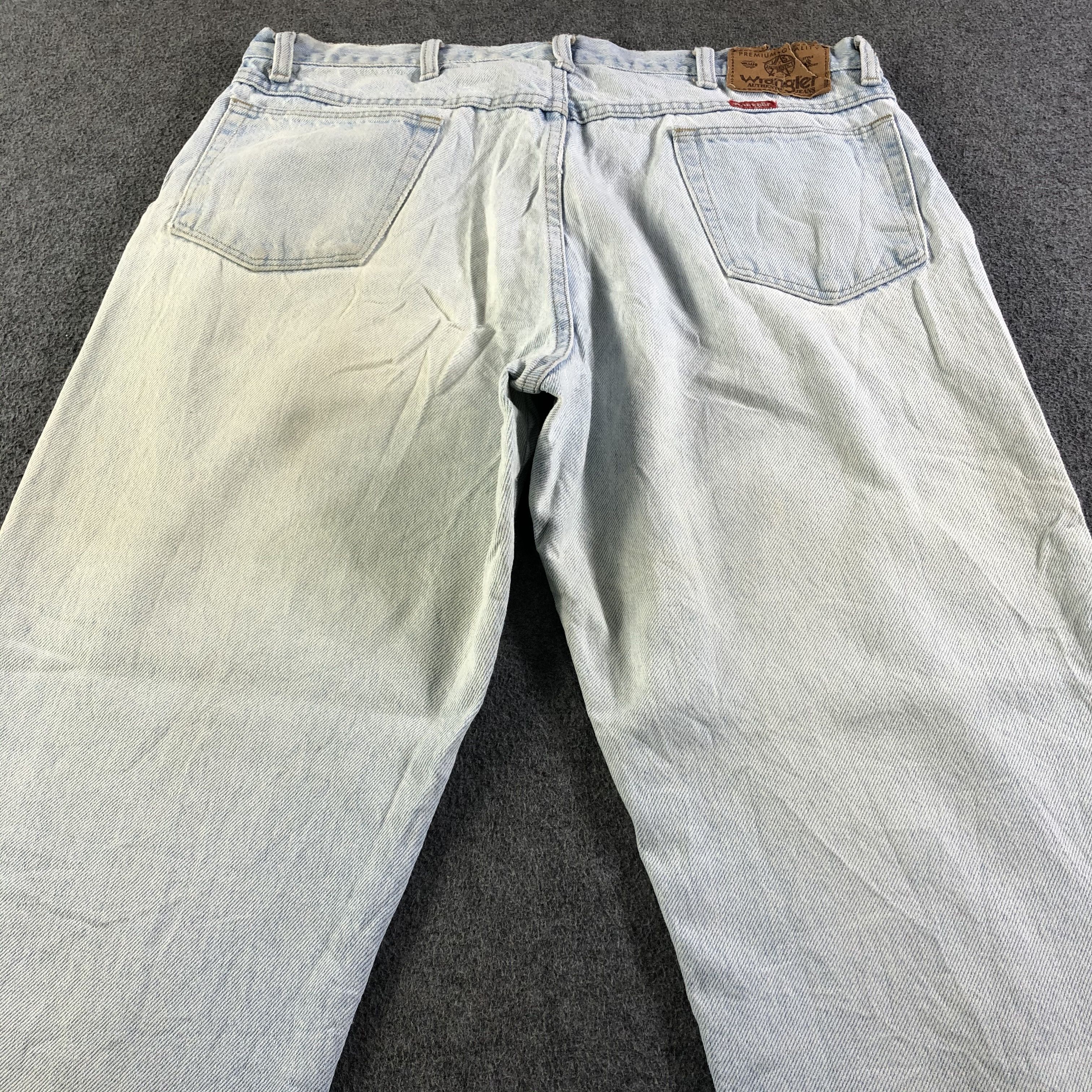Vintage Vintage Light Wash Wrangler Jeans-J4405 Size US 36 / EU 52 - 4 Thumbnail