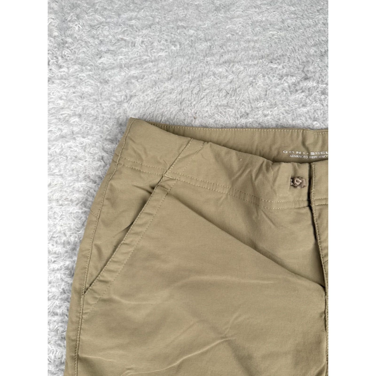 Vintage VINTAGE Columbia Women's Shorts Cargo 8 Beige Nylon Blend Activewear Hiking Casual Summer Size 30" / US 8 / IT 44 - 4 Thumbnail