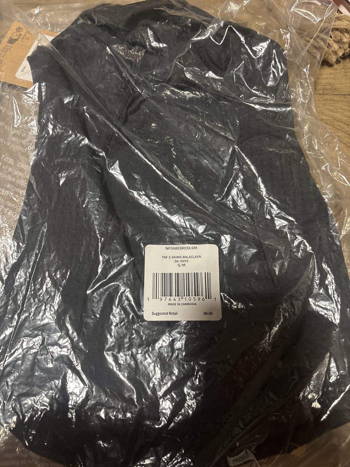 SKIMS × The North Face SKIMS DOTNIT BALACLAVA ONYX Size ONE SIZE - 4 Thumbnail