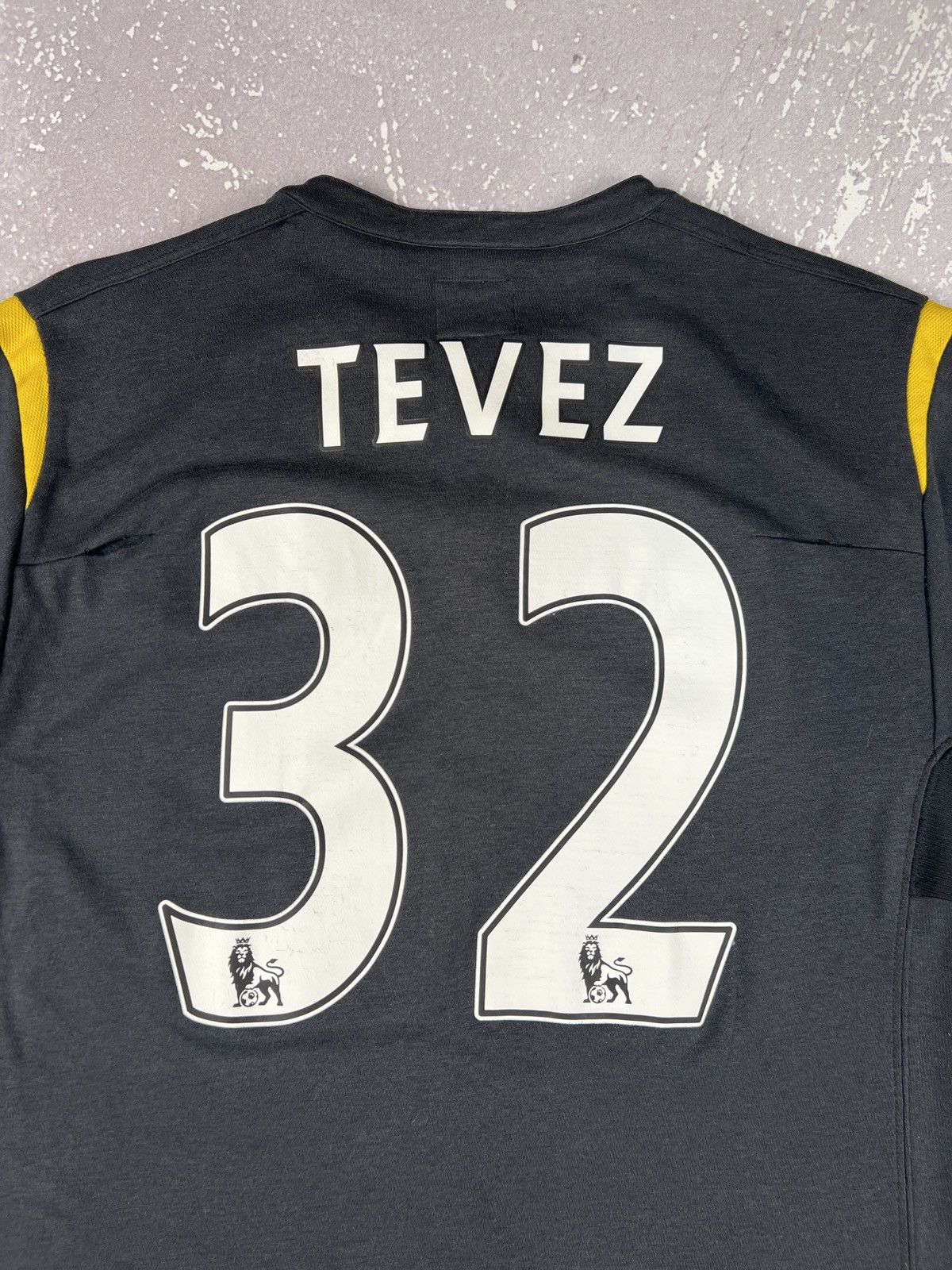 Umbro 2009/2010 Umbro Manchester City Home #32 Tevez Soccer Jersey Size US S / EU 44-46 / 1 - 3 Thumbnail