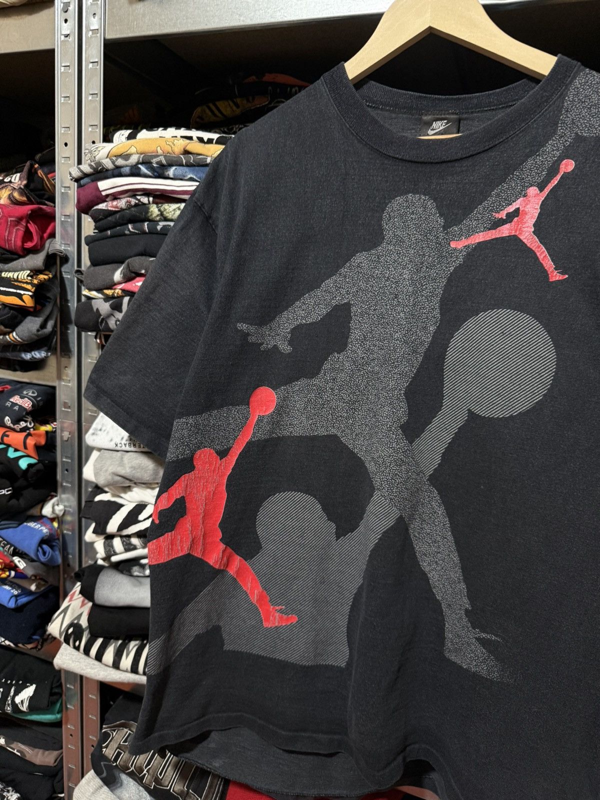 Jordan Brand Vintage 90’s Nike Air Jordan Big Logo Retro T-Shirt Y2K Hype Size US XL / EU 56 / 4 - 4 Thumbnail